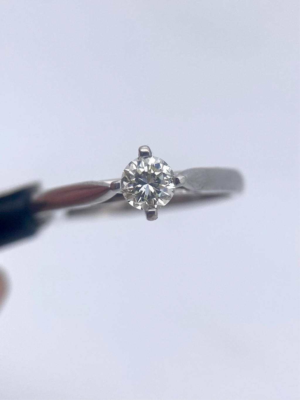 Oro Blanco 14k Redondo 0.40ct de Diamante Natural.                                                  Anillo Compromiso OF1873