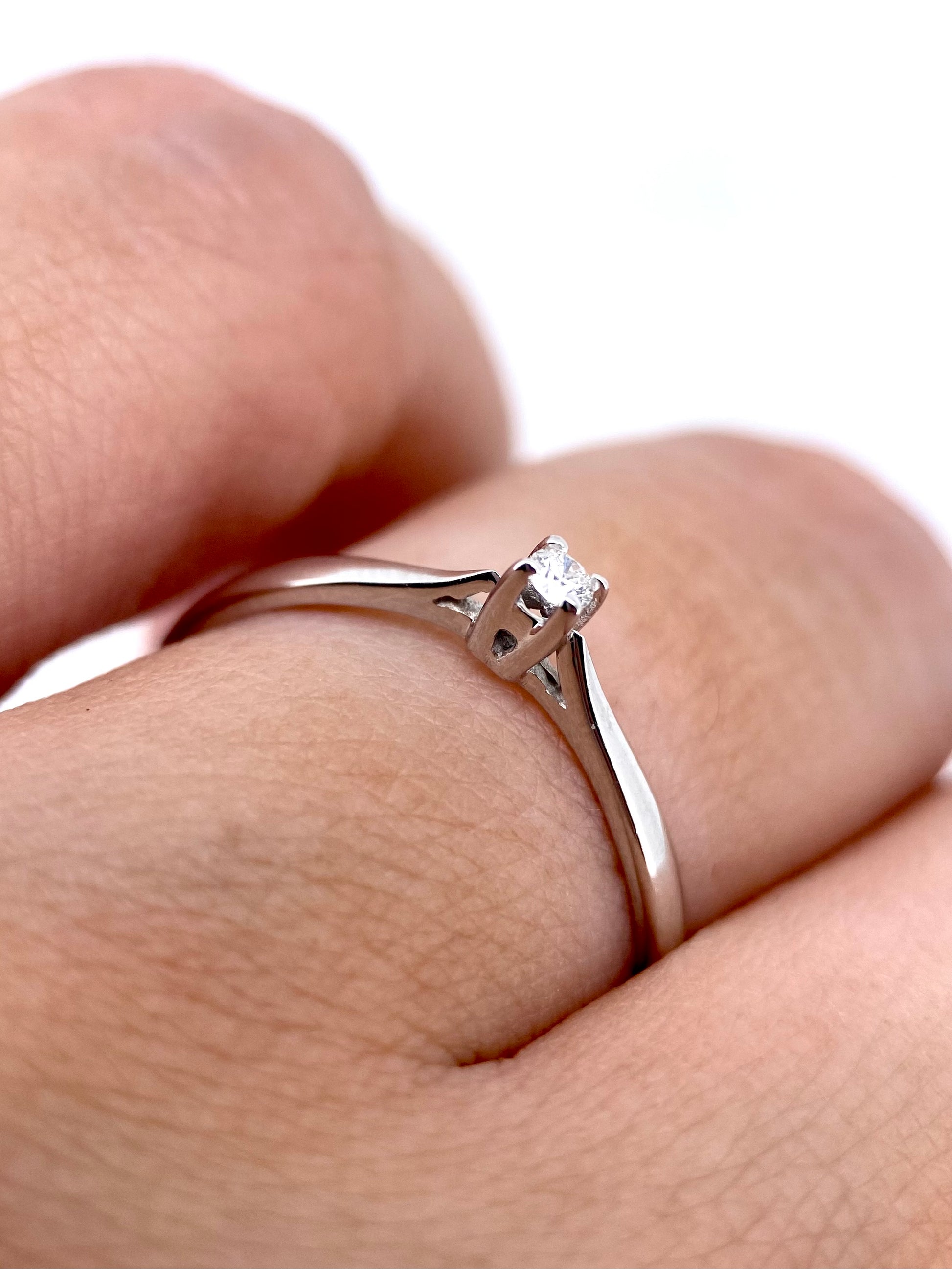 Oro Blanco 14k Redondo 0.05ct de Diamante Natural                                                  Anillo Compromiso OF2336