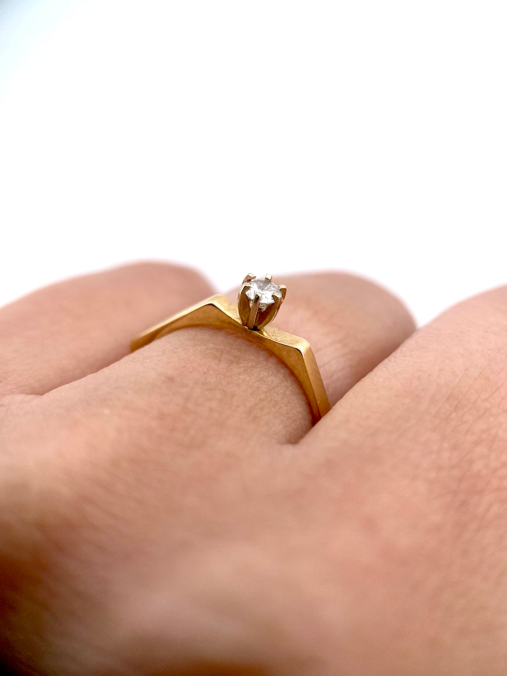 Oro Amarillo 14k Redondo 0.10ct de Diamante Natural                              Anillo Compromiso OF1454