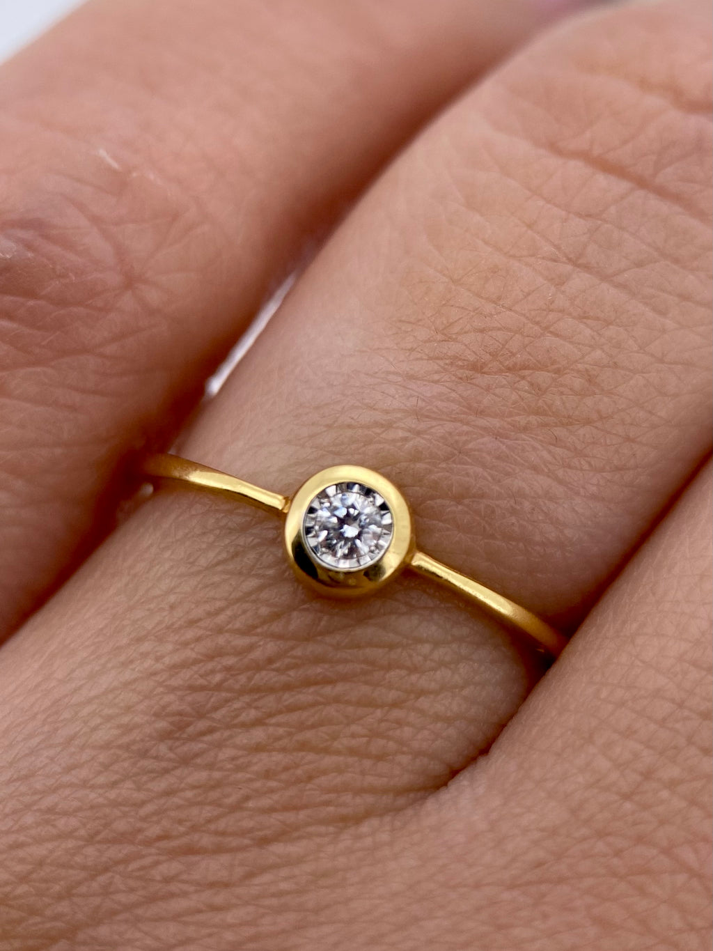 Oro Amarillo 14k Redondo 0.06ct de Diamante Natural                           Anillo Compromiso OF2053