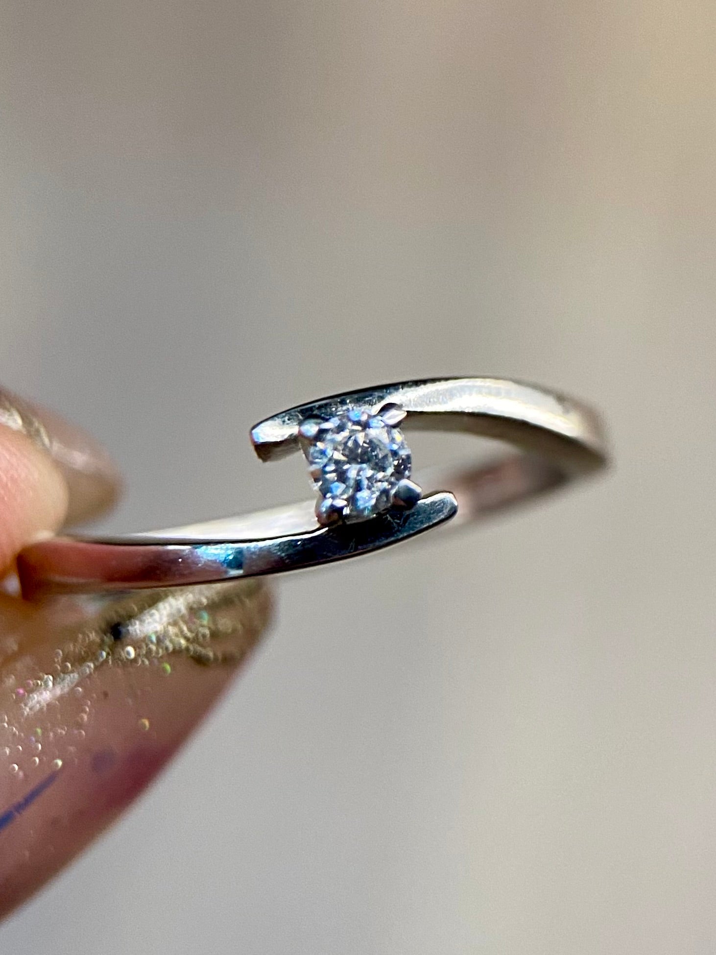 Oro Blanco 14k Redondo 0.10ct de Diamante Natural                                                   Anillo Compromiso OF1907