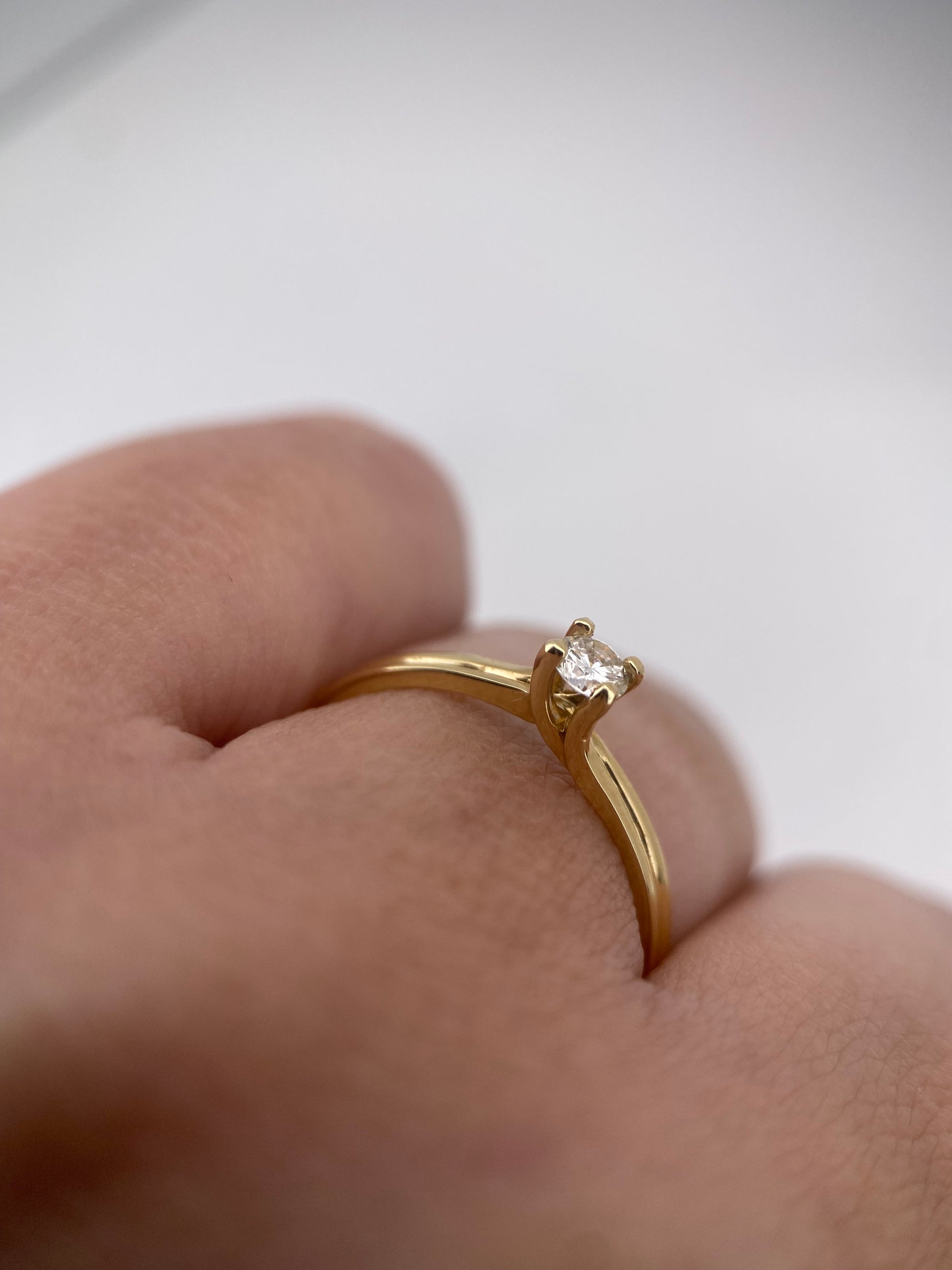 Oro Amarillo 14k Redondo 0.15ct de Diamante Natural                              Anillo Compromiso OF1998
