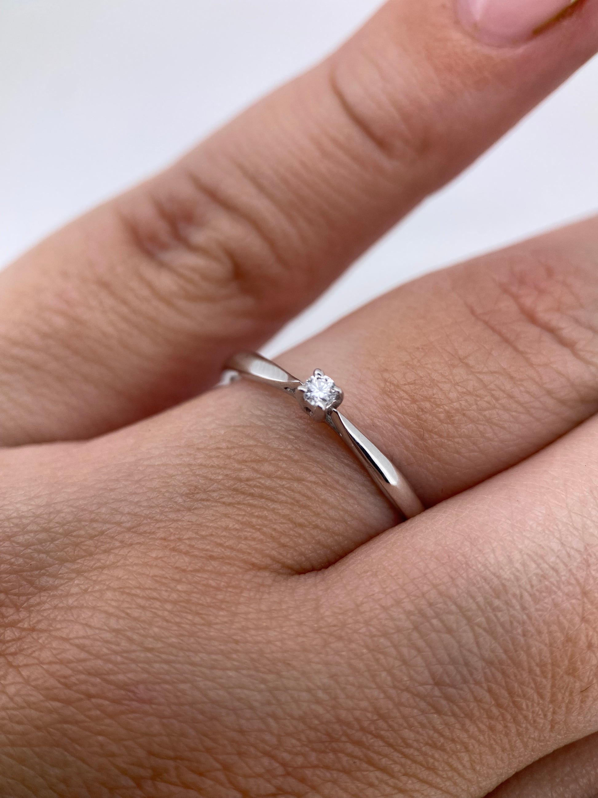 Oro Blanco 14k Redondo 0.05ct de Diamante Natural                                                  Anillo Compromiso OF2336