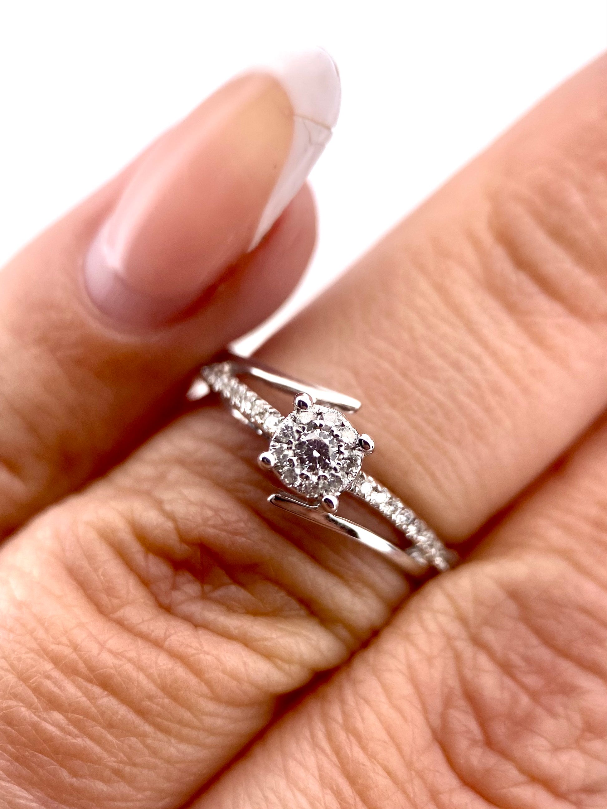Oro Blanco 14k Redondo 0.20ct de Diamantes Naturales                            Anillo de compromiso OF2327
