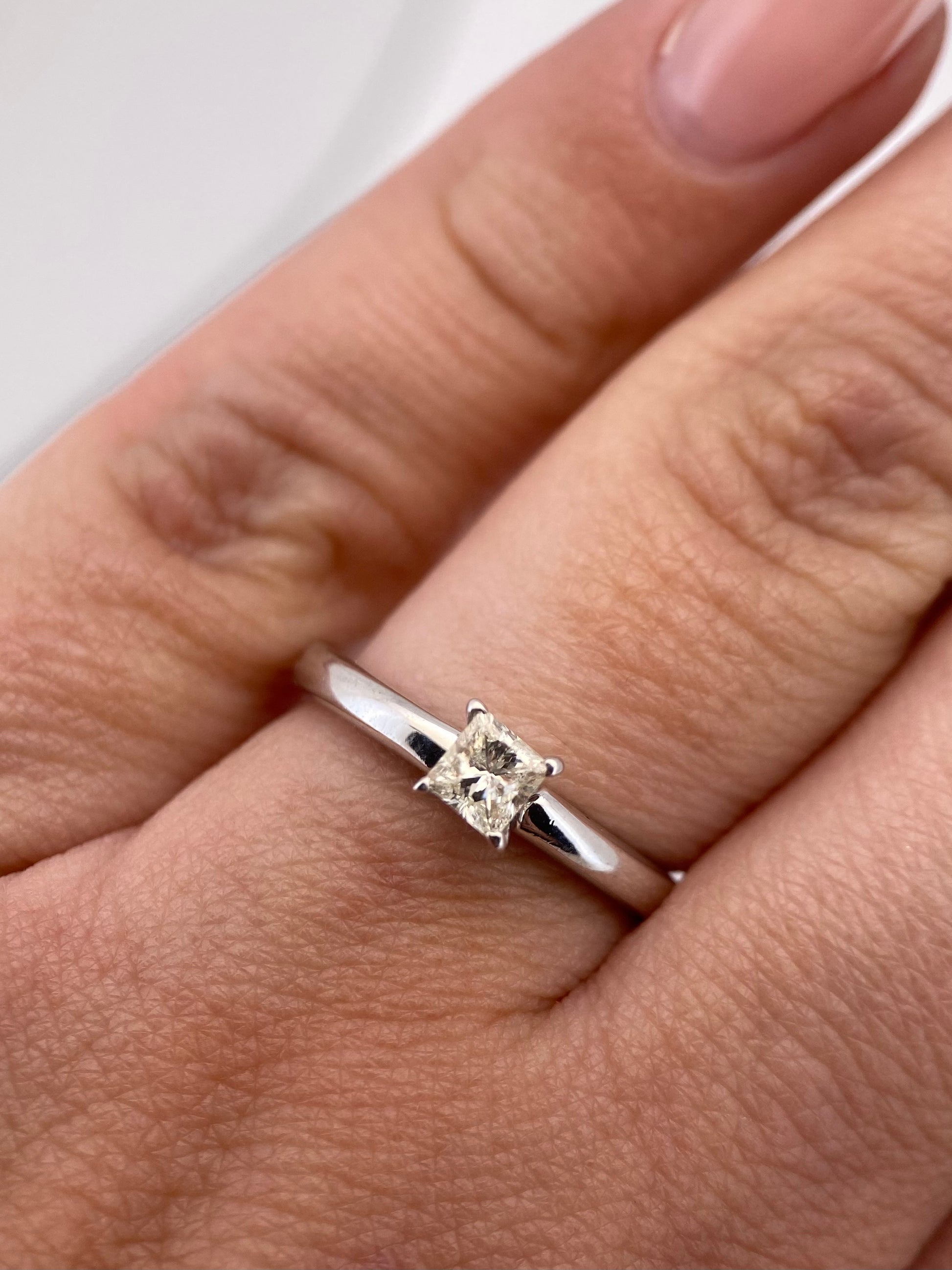 Oro Blanco 14k Princes 0.35ct de Diamante Natural                                        Anillo Compromiso OF2303