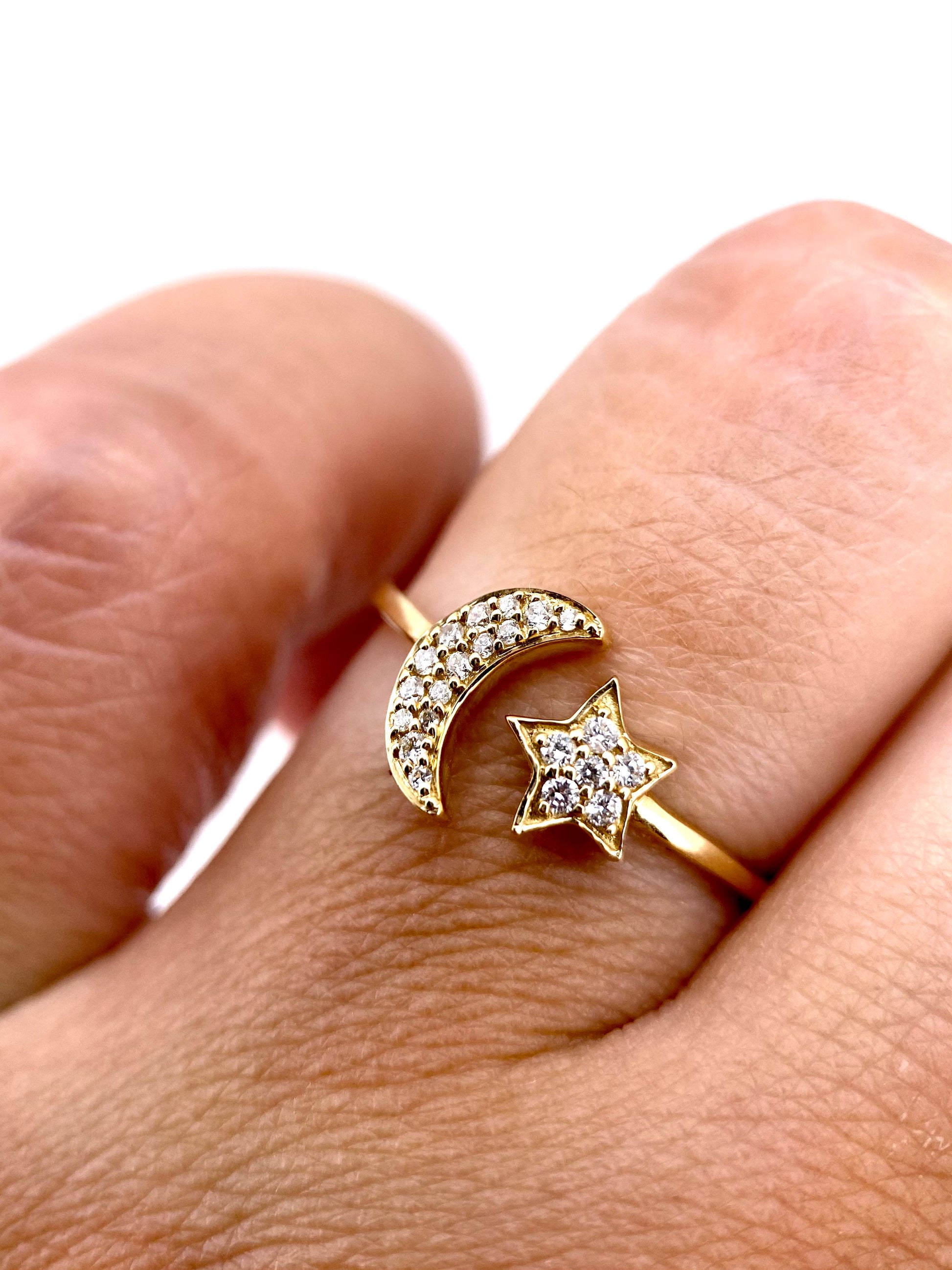 Churumbela Luna y Estrella 0.15ct Oro 14k Amarillo.            OF2350