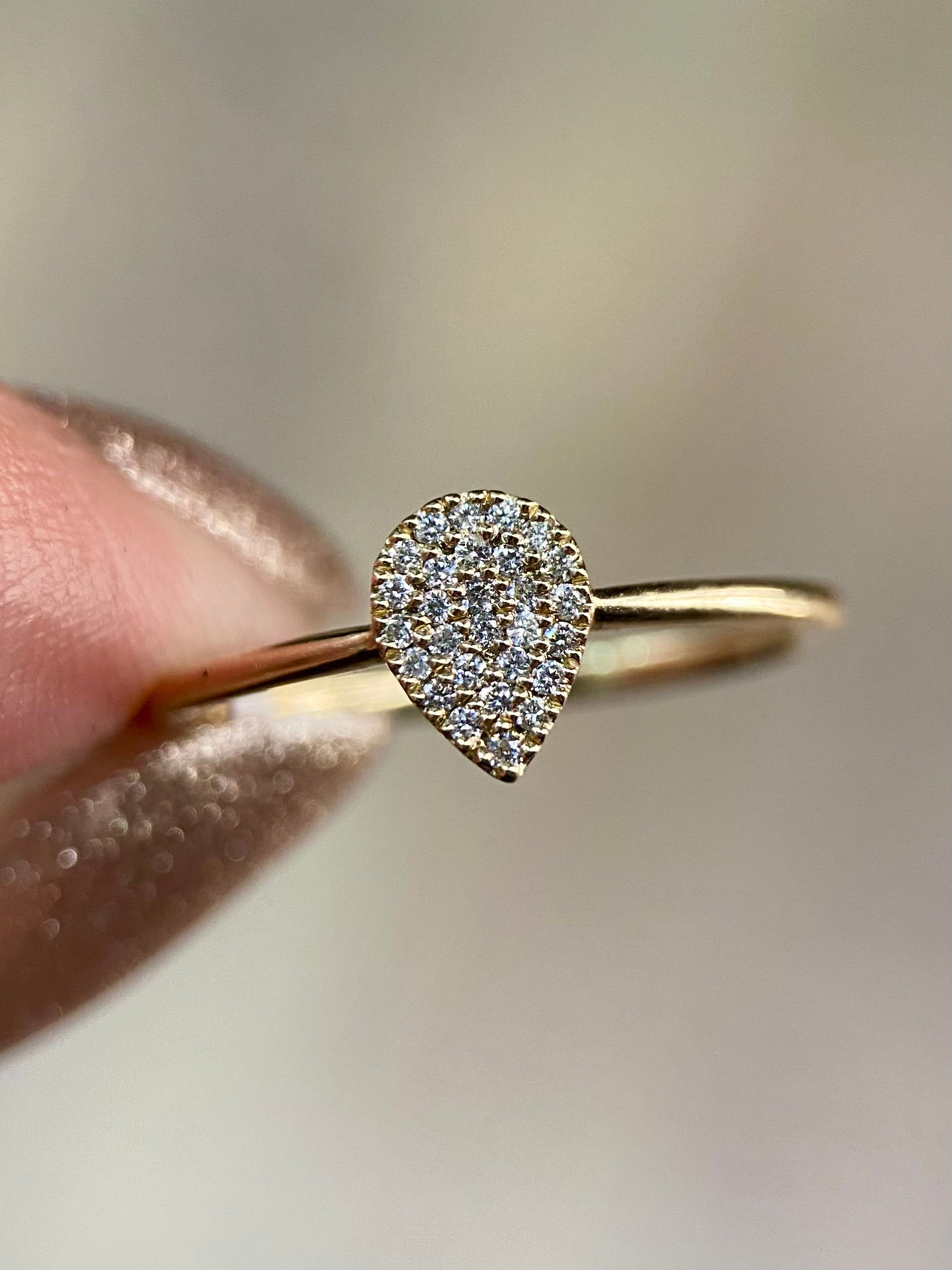 Oro Amarillo 14k Pera 0.15ct de Diamantes Naturales                            Anillo Compromiso OF2119