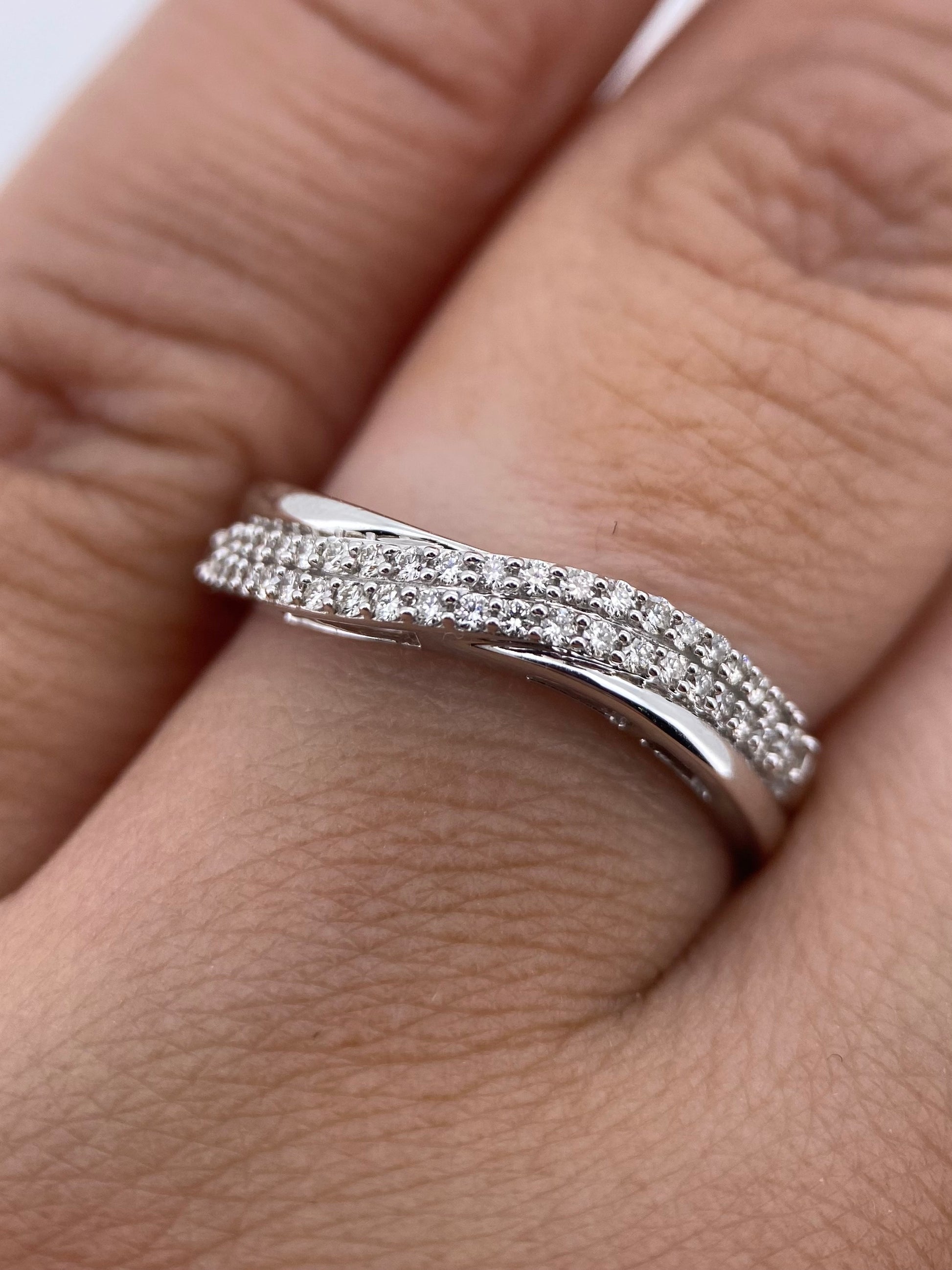 Churumbela 0.30ct Oro 14k Blanco.            OF2359