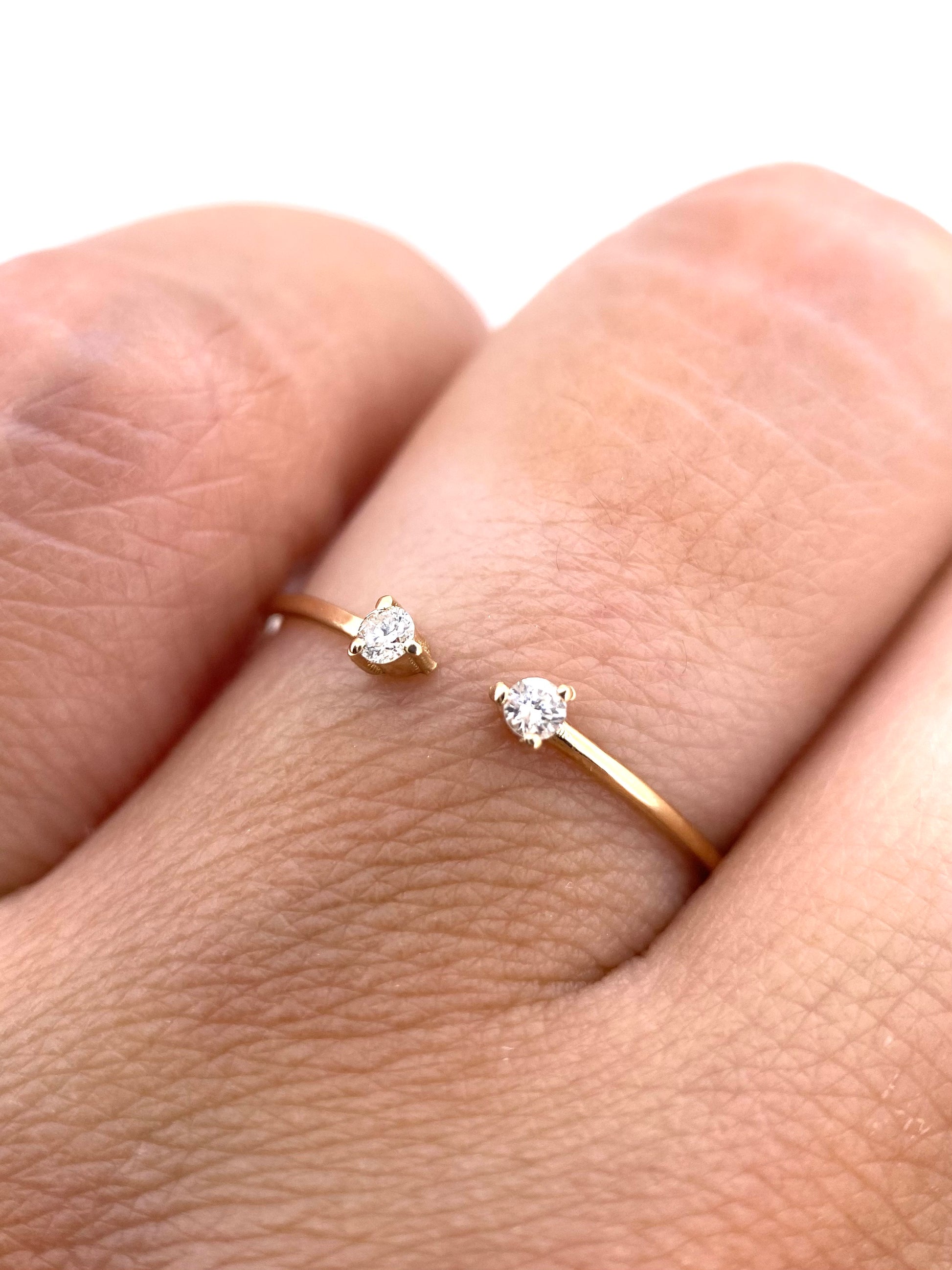 Churumbela Abierta 0.08ct Oro 14k Amarillo.            OF2354