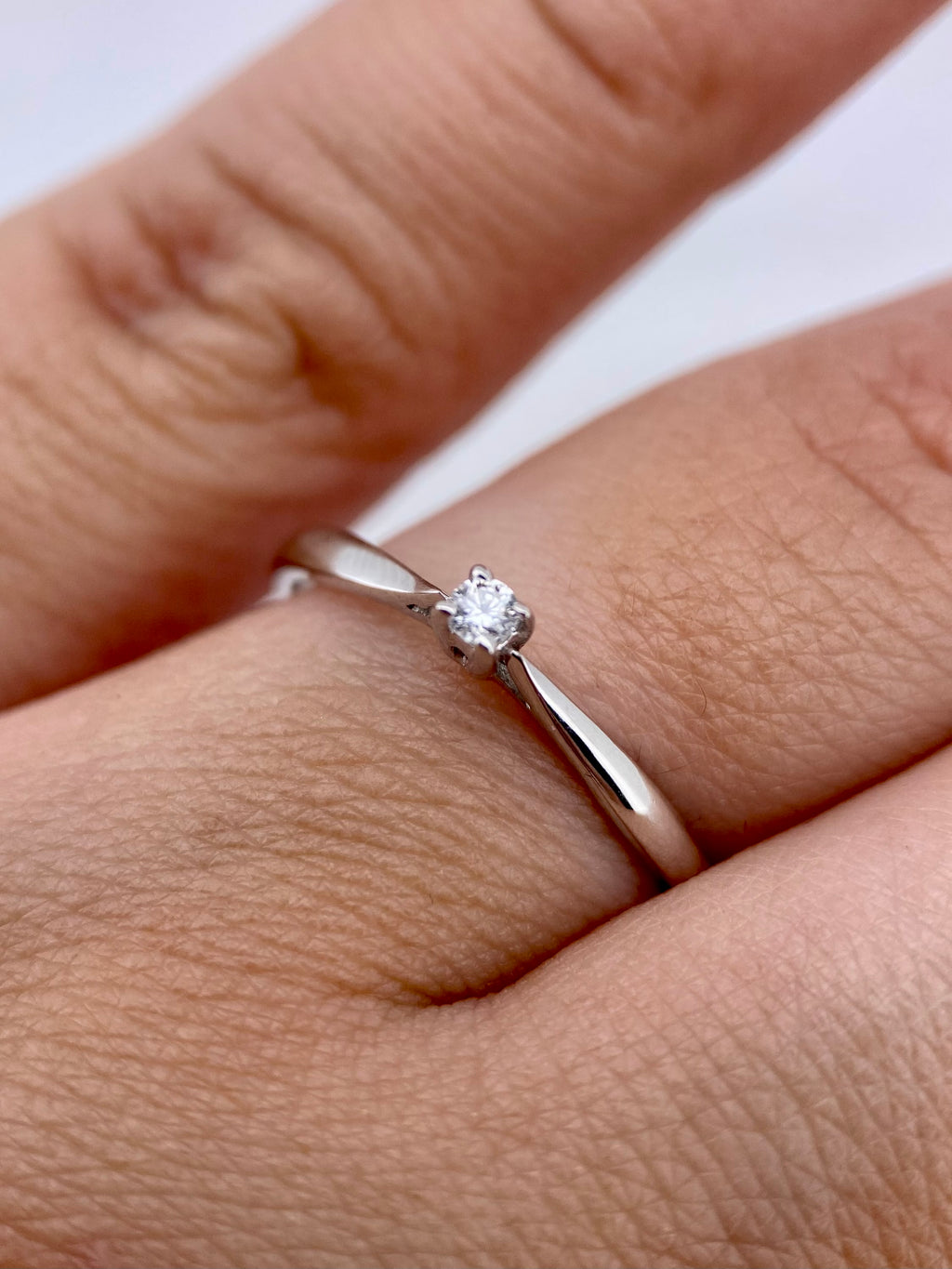 Oro Blanco 14k Redondo 0.05ct de Diamante Natural                                                  Anillo Compromiso OF2336