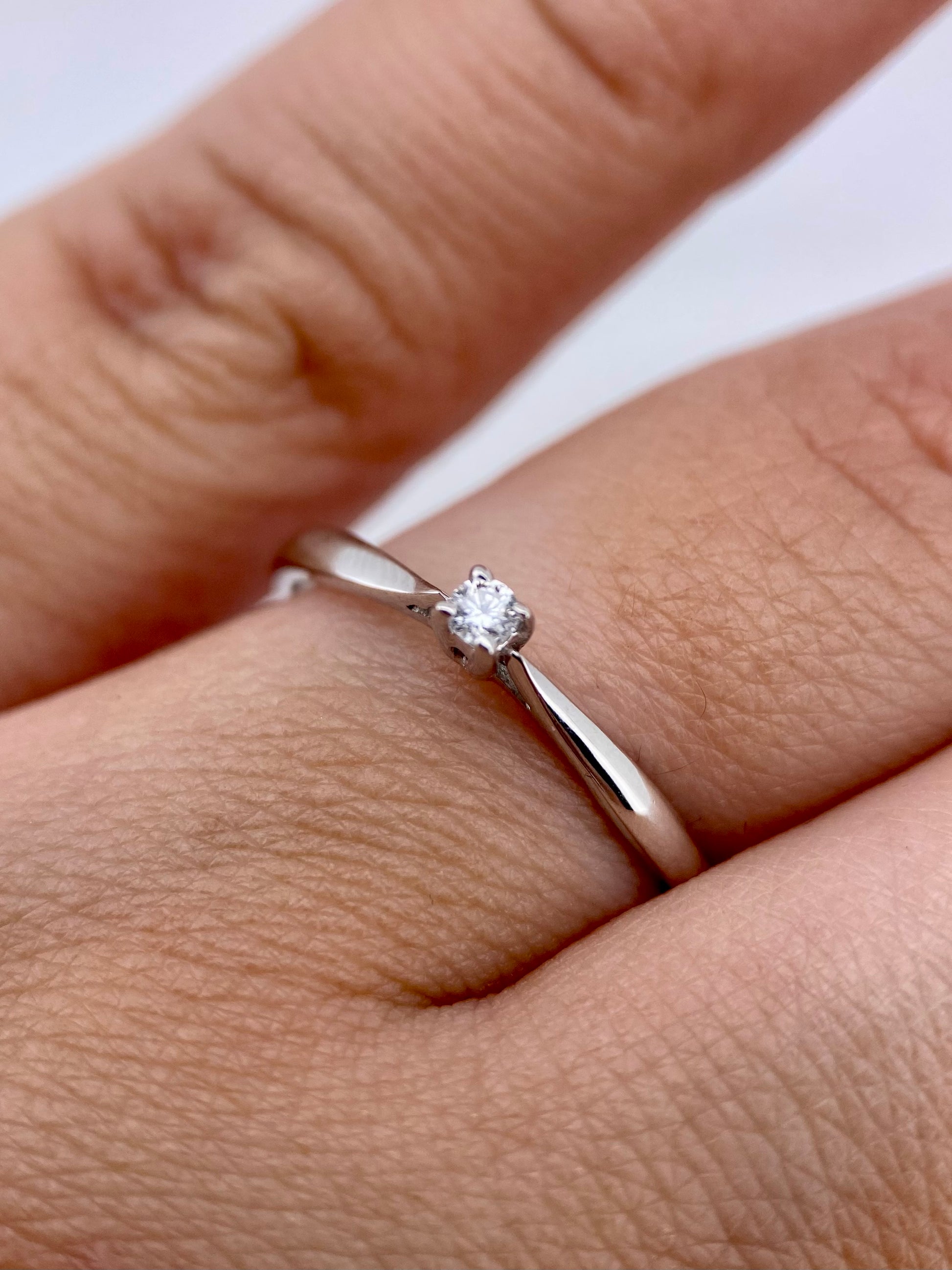 Oro Blanco 14k Redondo 0.05ct de Diamante Natural                                                  Anillo Compromiso OF2336