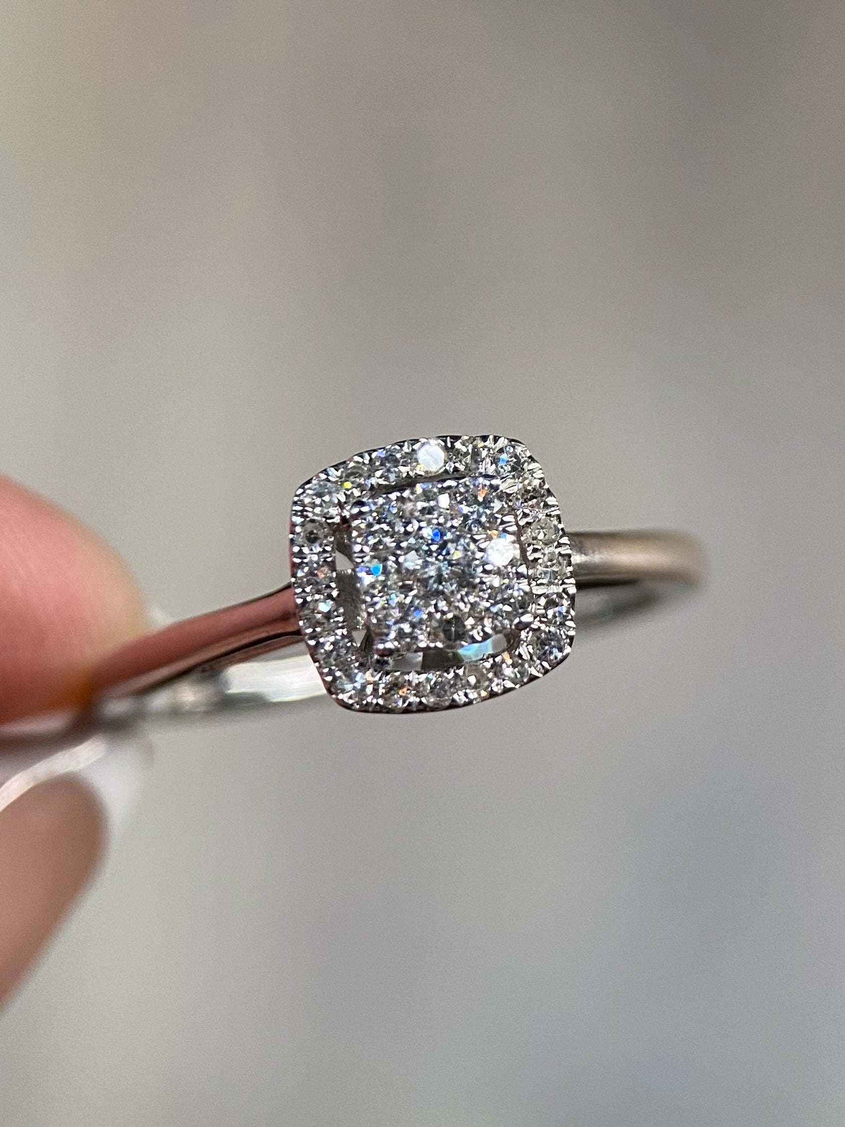 Oro Blanco 14k Princes 0.30ct de Diamantes Naturales                            Anillo Compromiso OF2293