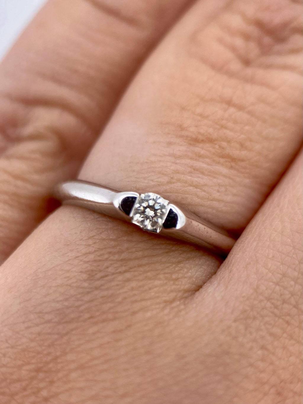 Oro Blanco 14k Redondo 0.10ct  de Diamantes Naturales                            Anillo Compromiso OF1876