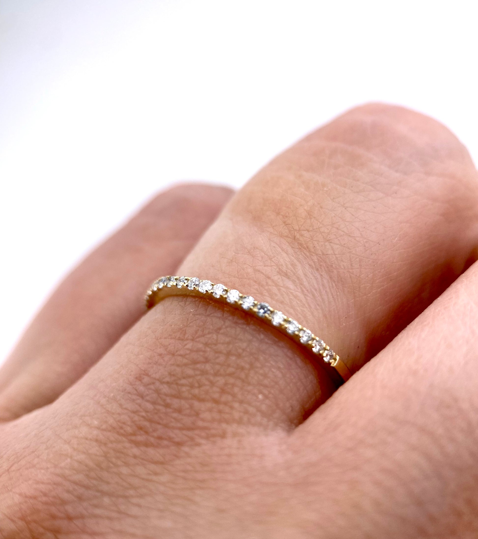 Churumbela Redonda 0.16ct Oro 14k Amarillo.            OF2342