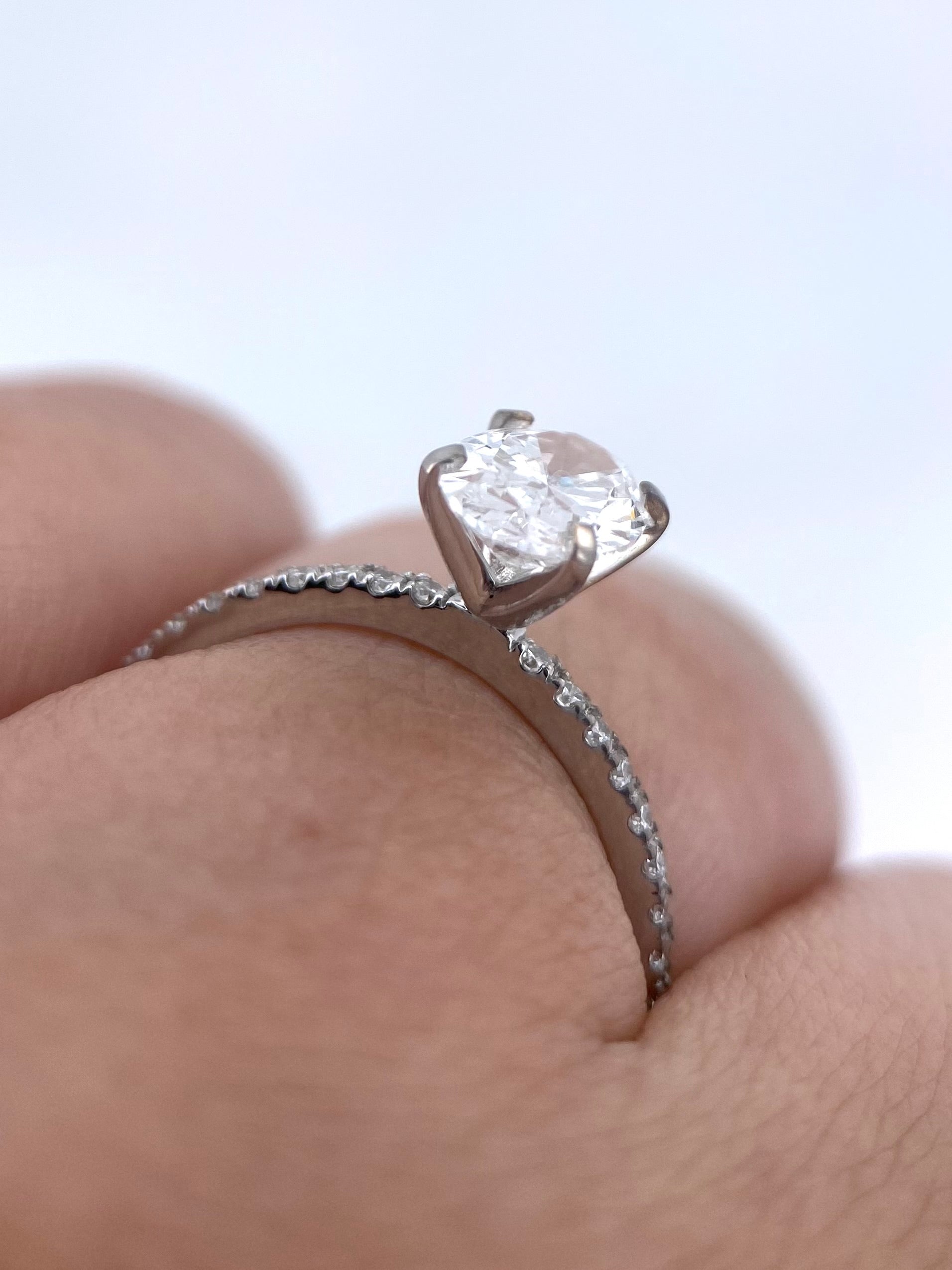 Diamante Laboratorio IGI Oval 1.00ct+0.16ct Oro Blanco-Anillo de Compromiso