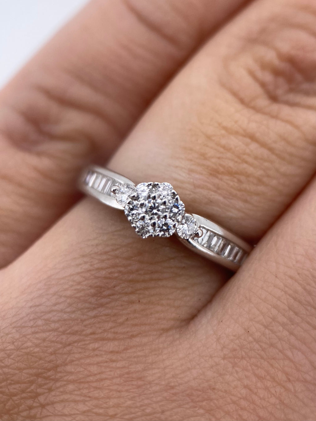 Oro Blanco 14k Redondo 0.45ct de Diamante Natural.                                                  Anillo Compromiso OF2183