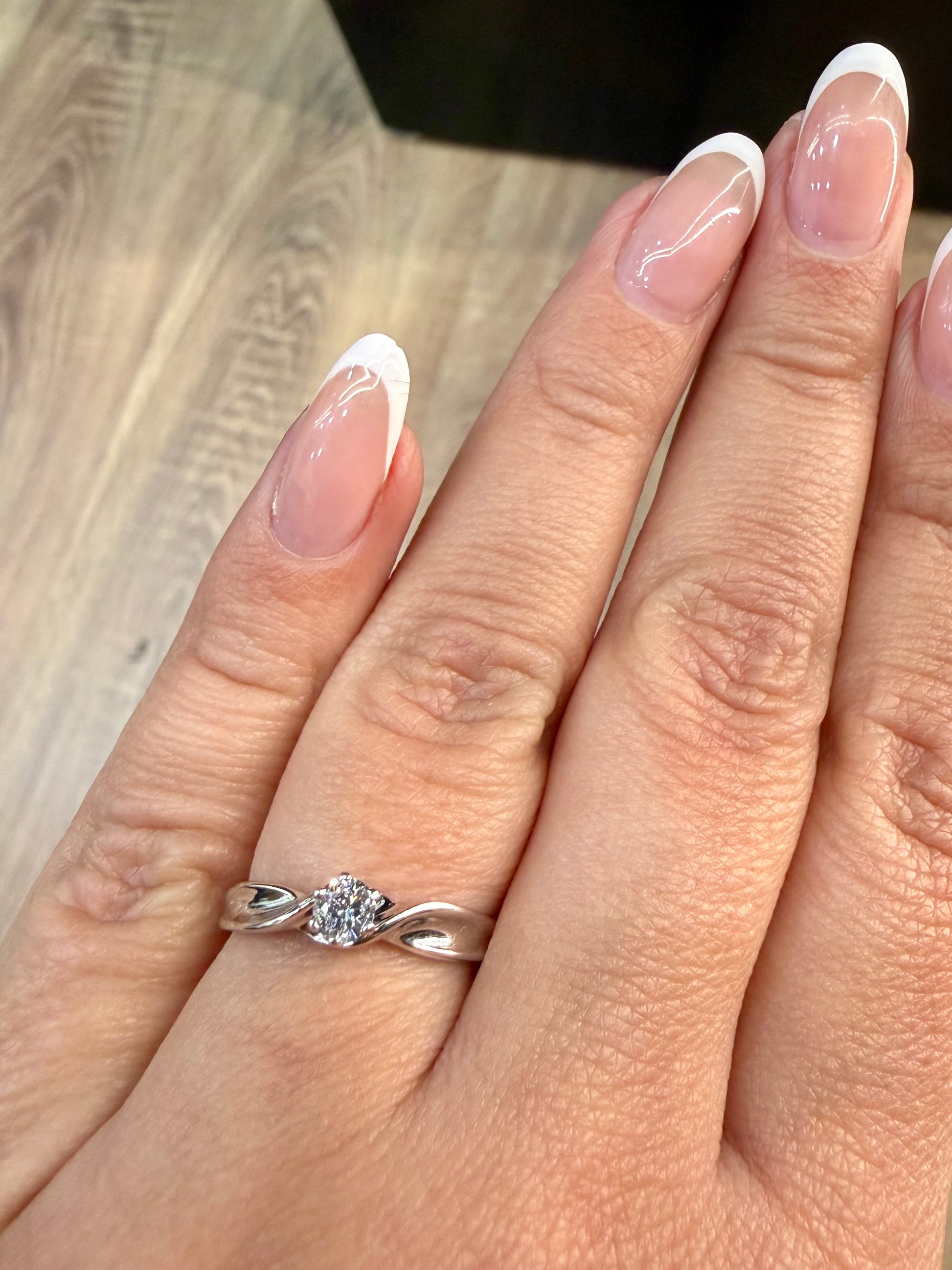 Oro Blanco 14k Redondo 0.18ct de Diamantes Naturales                            Anillo Compromiso OF2306