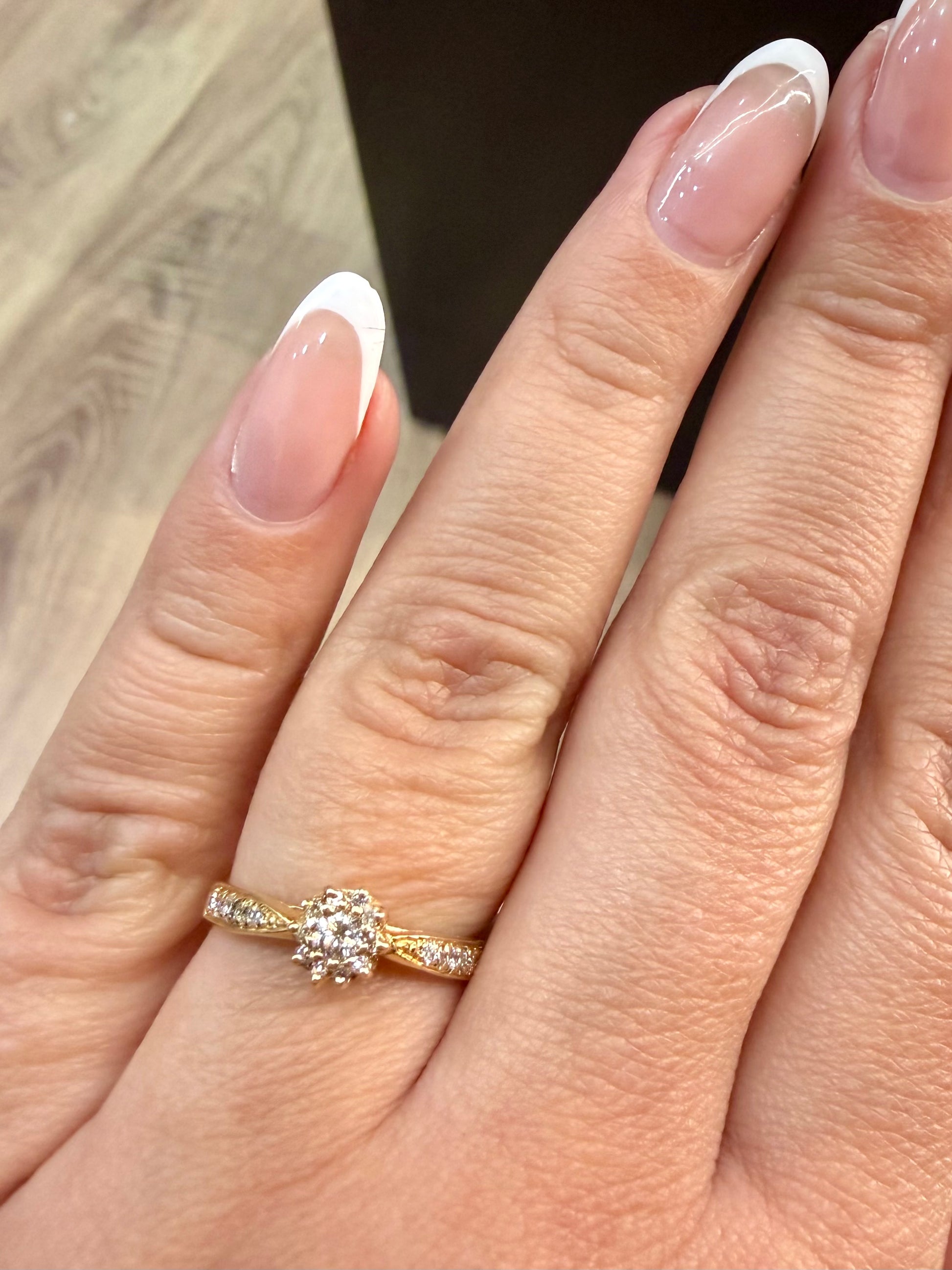 Oro Amarillo 14k Redondo 0.25ct de Diamantes Naturales                            Anillo Compromiso OF2301