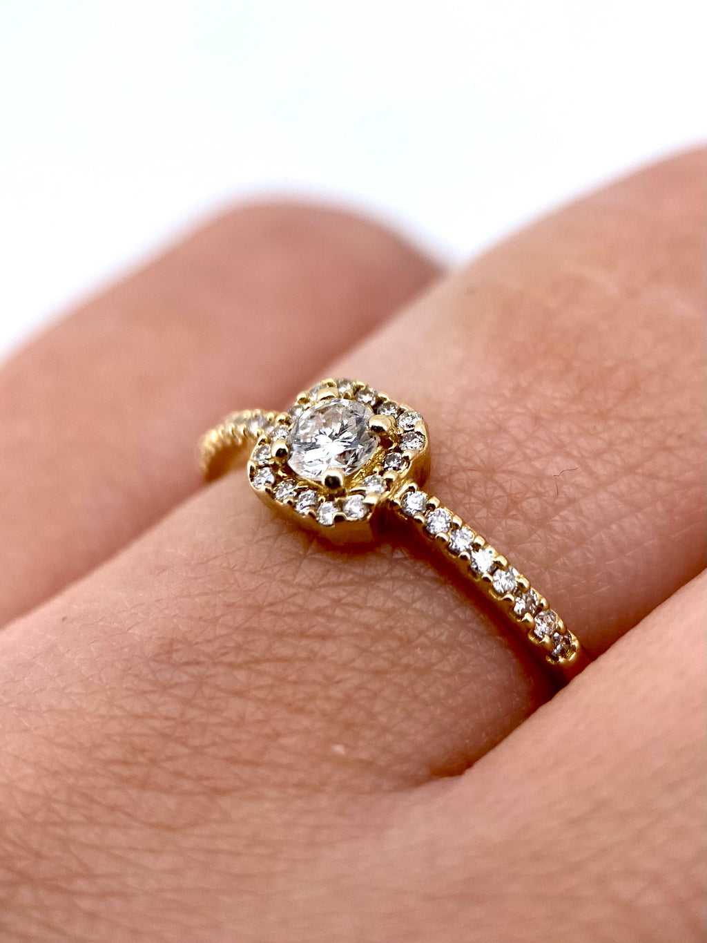 Oro Amarillo 14k Redondo 0.16ct+0.18ct de Diamantes Naturales                            Anillo Compromiso OF1737