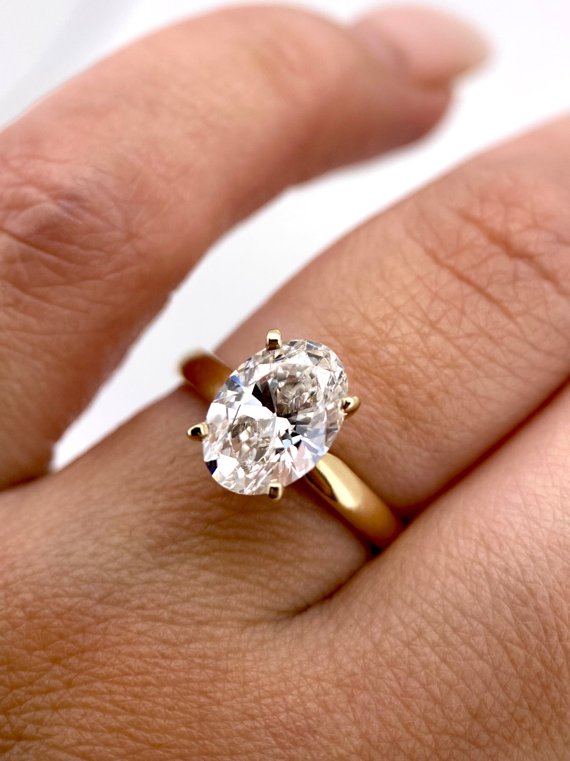 Diamante Laboratorio IGI Oval 2.00ct Oro 14k Amarillo-Anillo de Compromiso