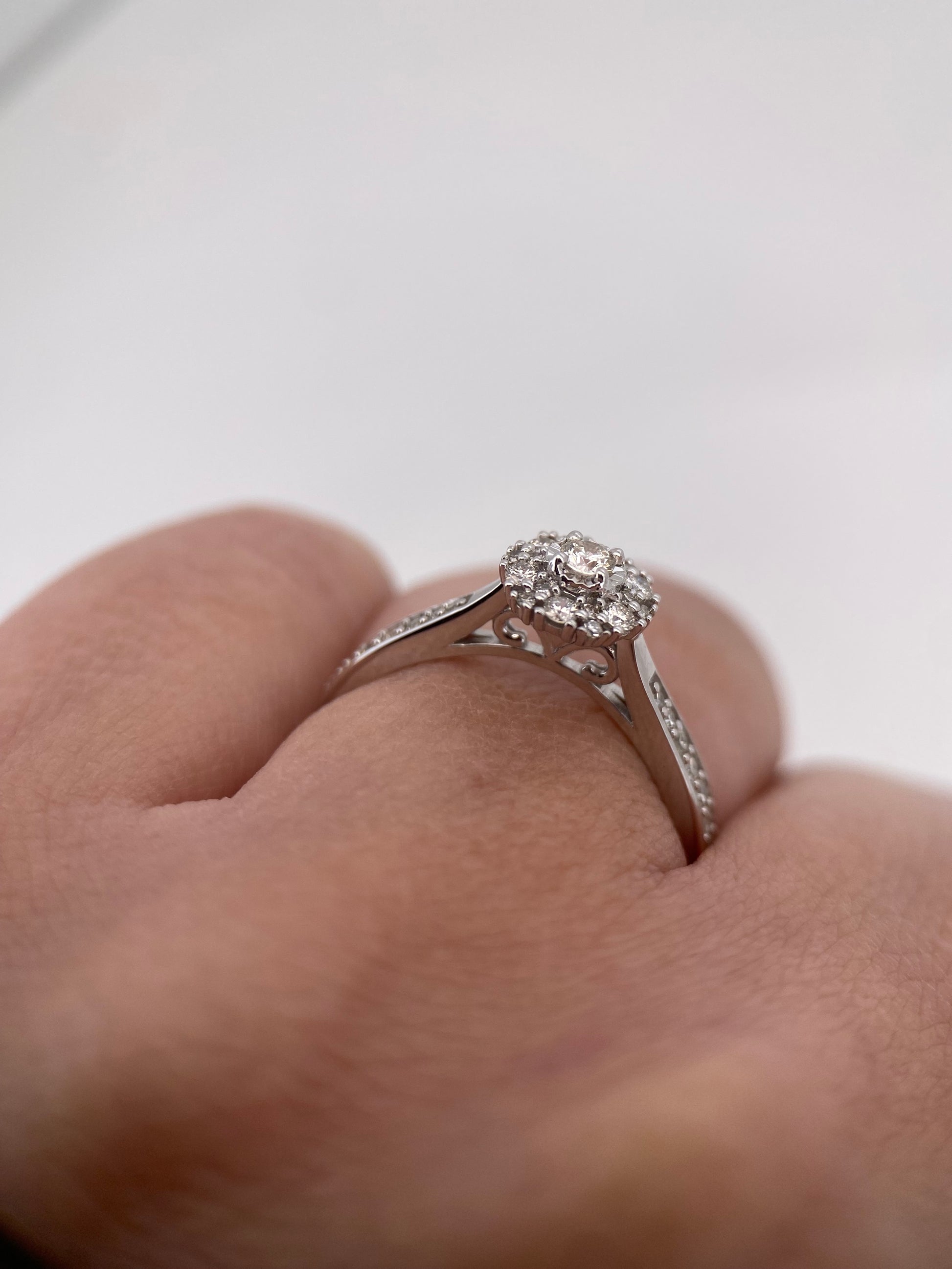 Oro Blanco 14k Redondo 0.33ct de Diamantes Naturales                            Anillo Compromiso OF2294