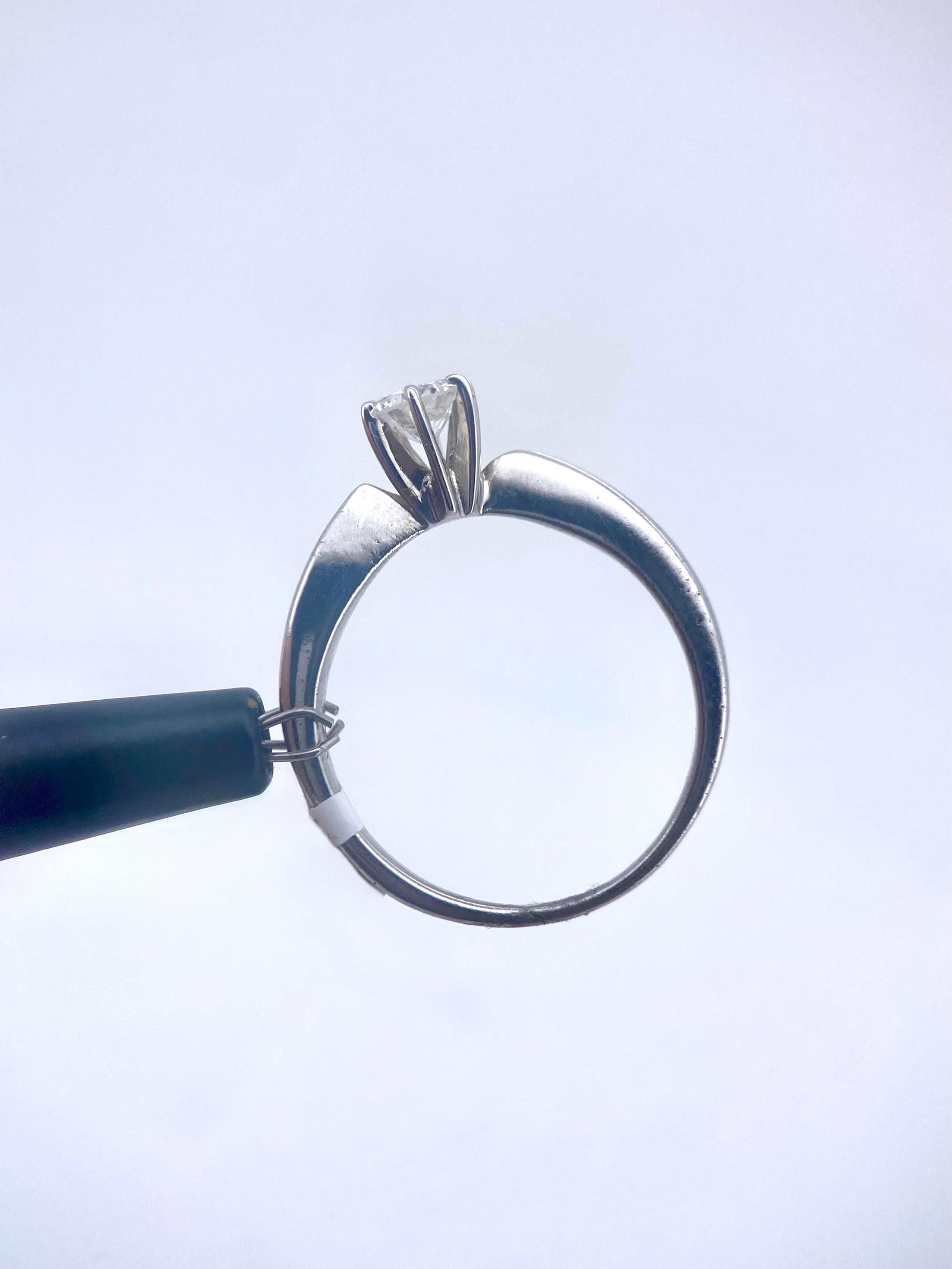 Oro Blanco 14k Redondo 0.40ct de Diamante Natural.                                                  Anillo Compromiso OF2185