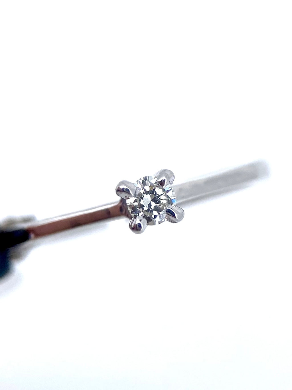 Oro Blanco 14k Redondo 0.10ct de Diamante Natural                                                  Anillo Compromiso OF2335