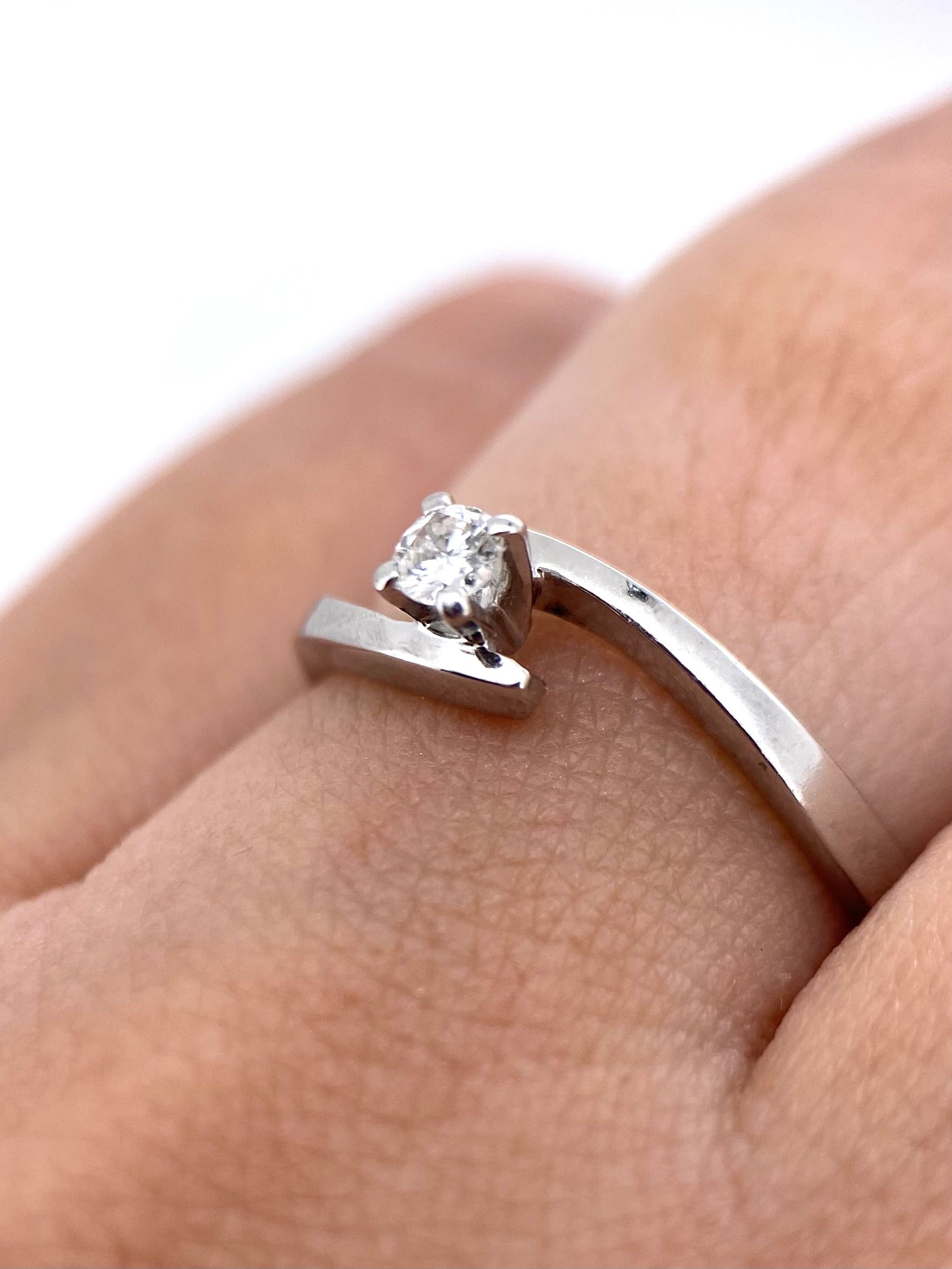 Oro Blanco 14k Redondo 0.10ct de Diamante Natural                                                   Anillo Compromiso OF1907