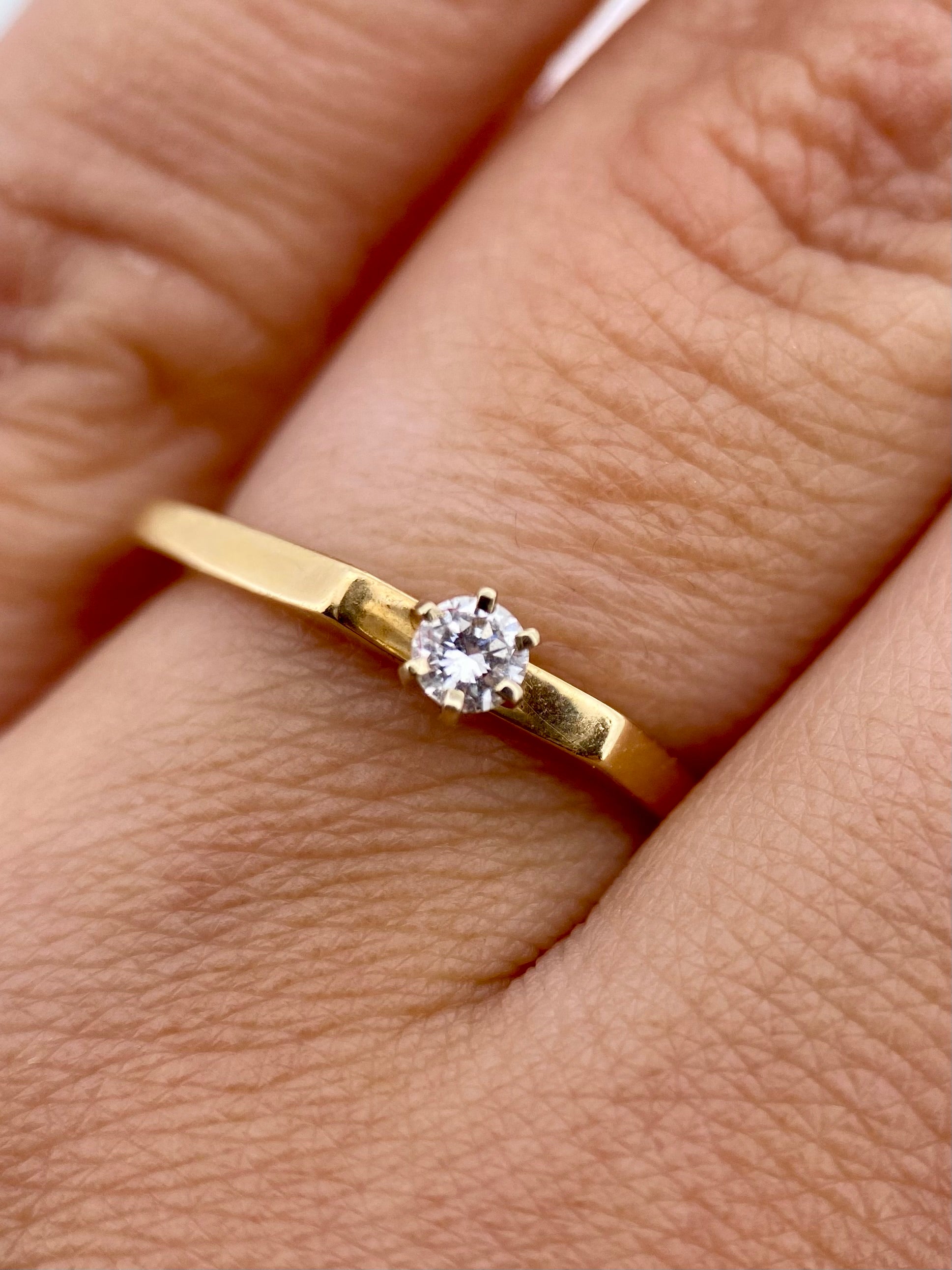 Oro Amarillo 14k Redondo 0.10ct de Diamante Natural                              Anillo Compromiso OF1454