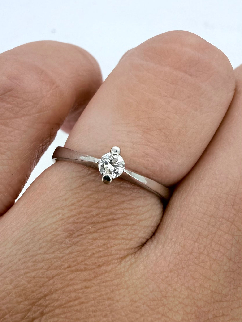 Oro Blanco 14k Redondo 0.10ct de Diamante Natural                                                  Anillo Compromiso OF1265