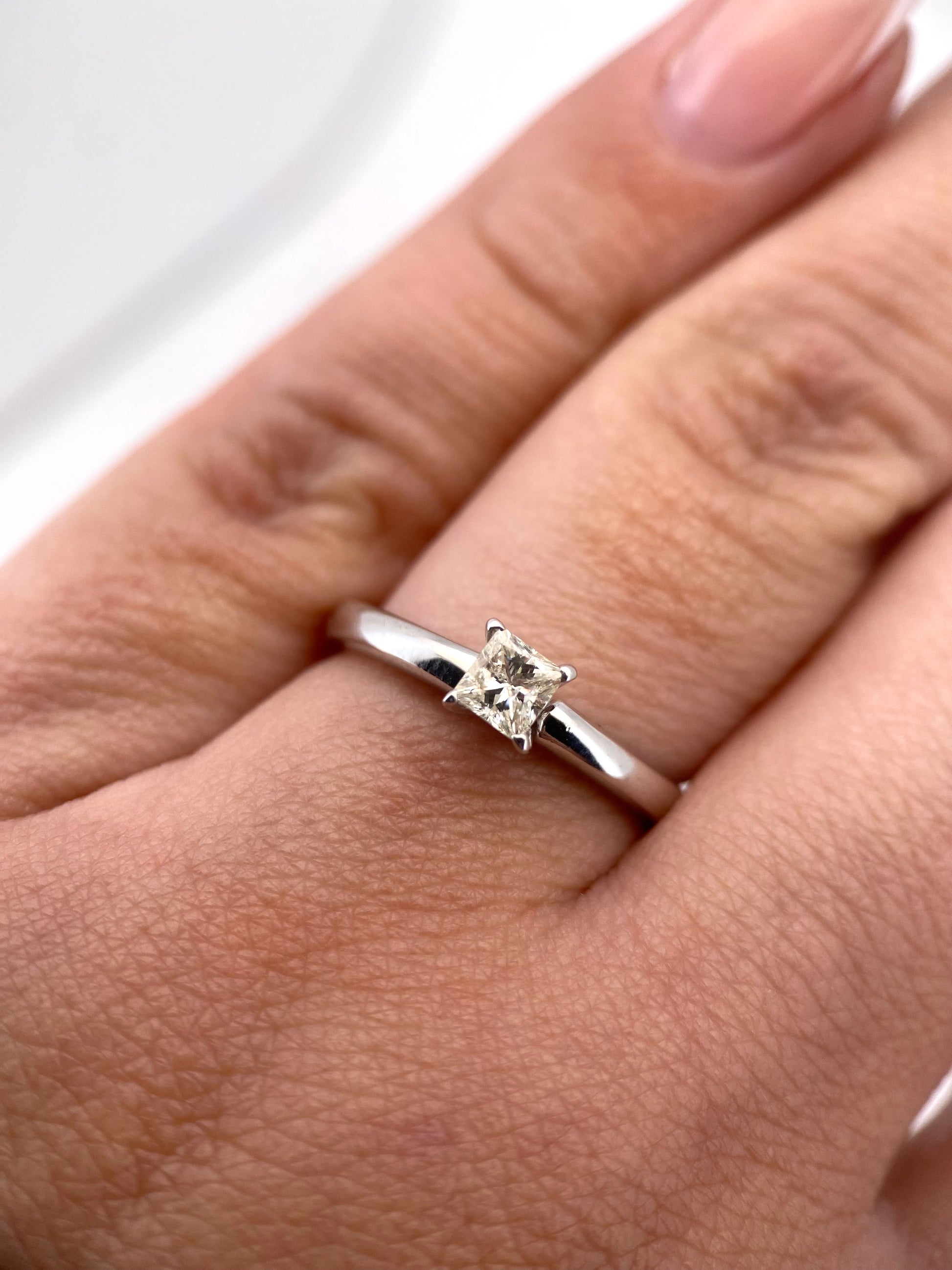 Oro Blanco 14k Princes 0.35ct de Diamante Natural                                        Anillo Compromiso OF2303