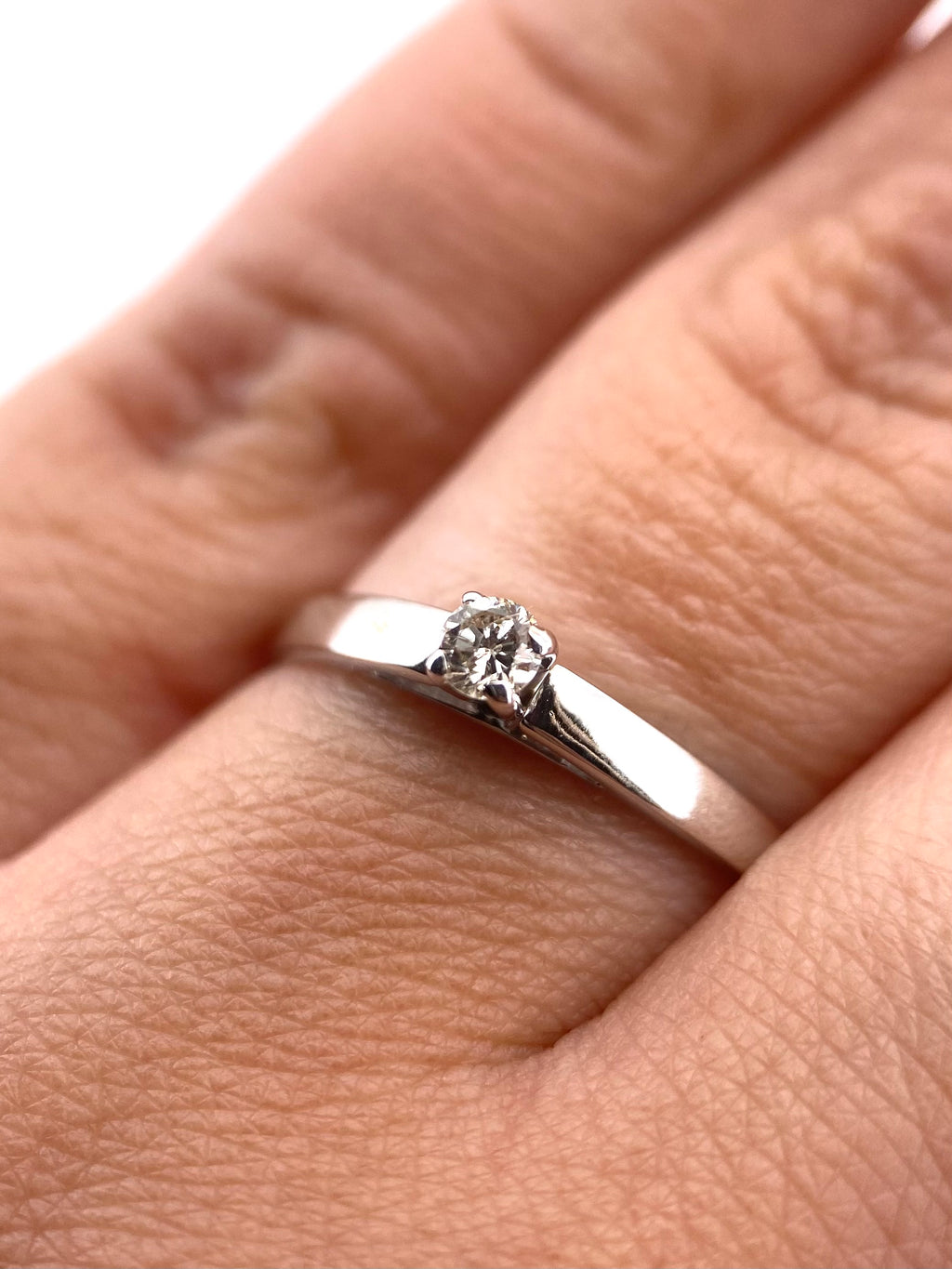 Oro Blanco 14k Redondo 0.12ct de Diamante Natural                                                  Anillo Compromiso OF2326