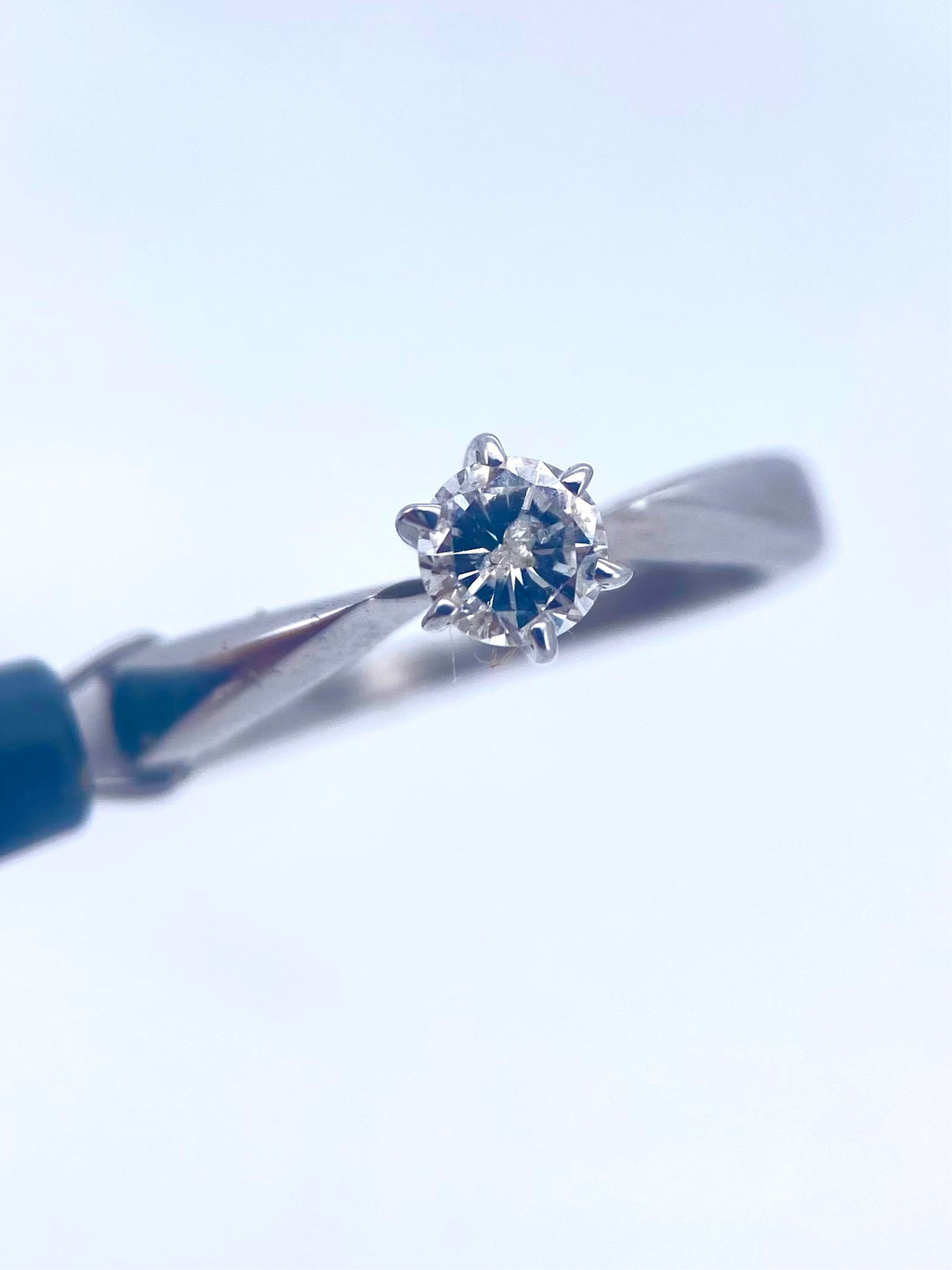 Oro Blanco 14k Redondo 0.40ct de Diamante Natural.                                                  Anillo Compromiso OF2185