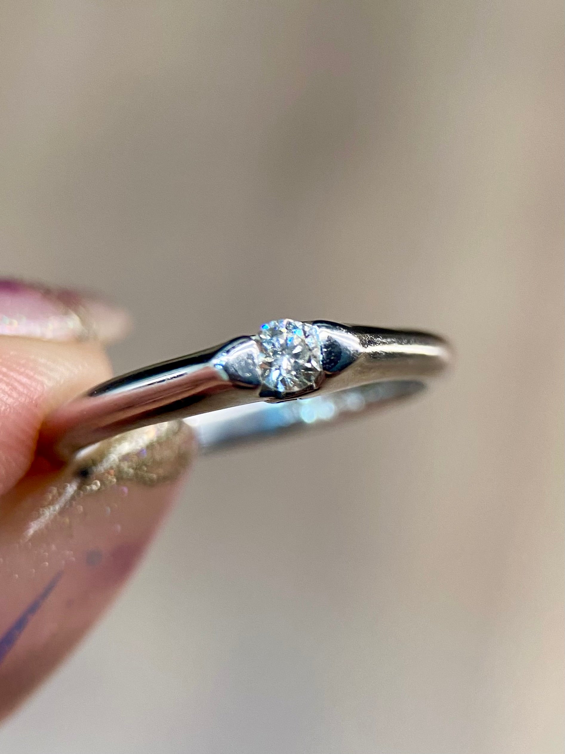 Oro Blanco 14k Redondo 0.10ct  de Diamantes Naturales                            Anillo Compromiso OF1876