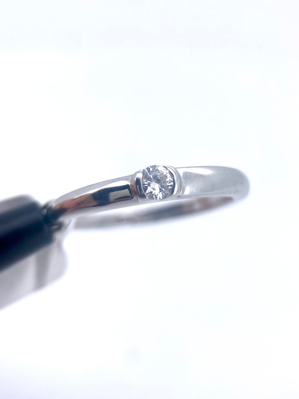 Oro Blanco 14k Redondo 0.14ct de Diamante Natural Biselado.                                                Anillo Compromiso OF1729