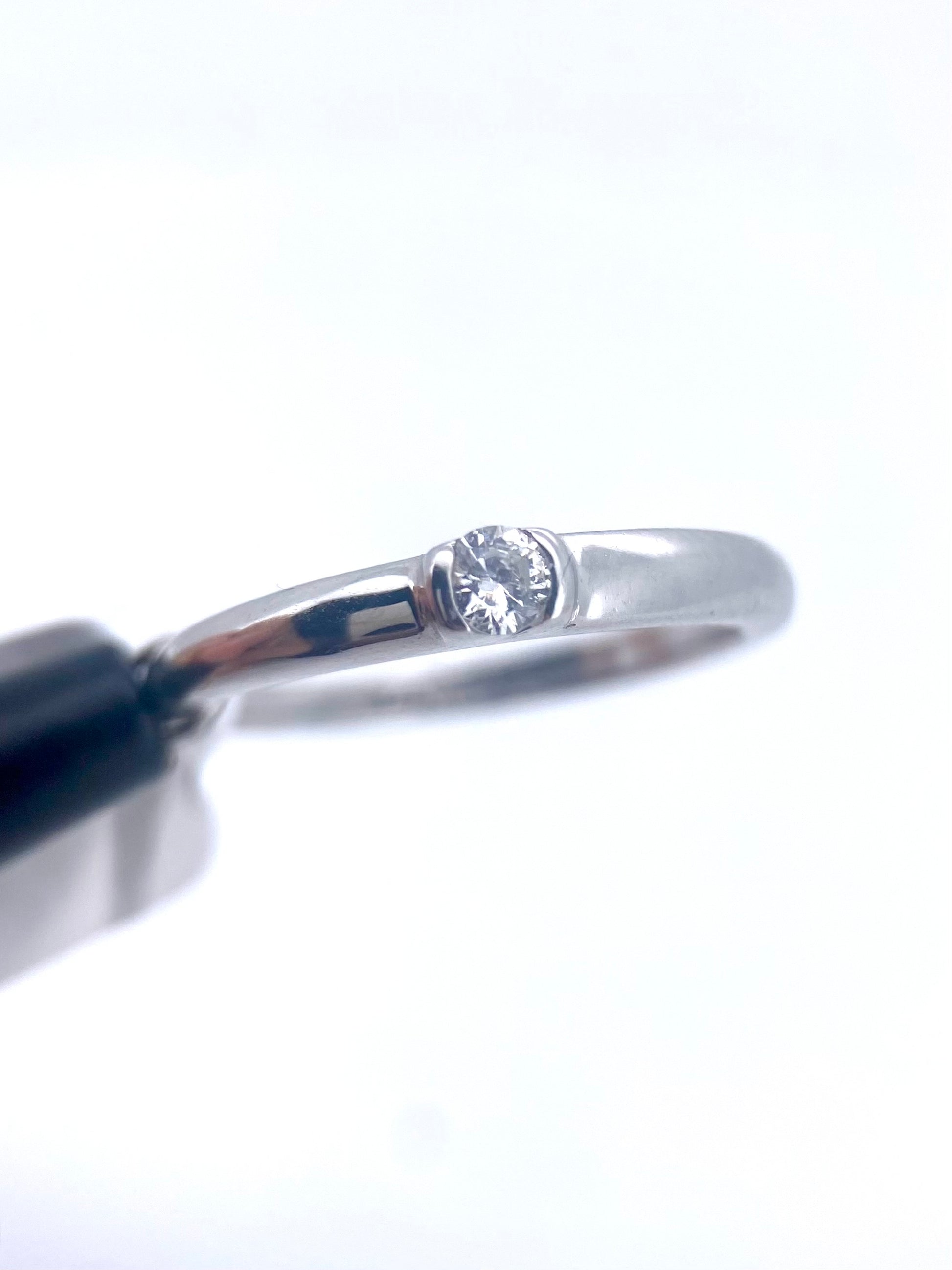 Oro Blanco 14k Redondo 0.14ct de Diamante Natural Biselado.                                                Anillo Compromiso OF1729