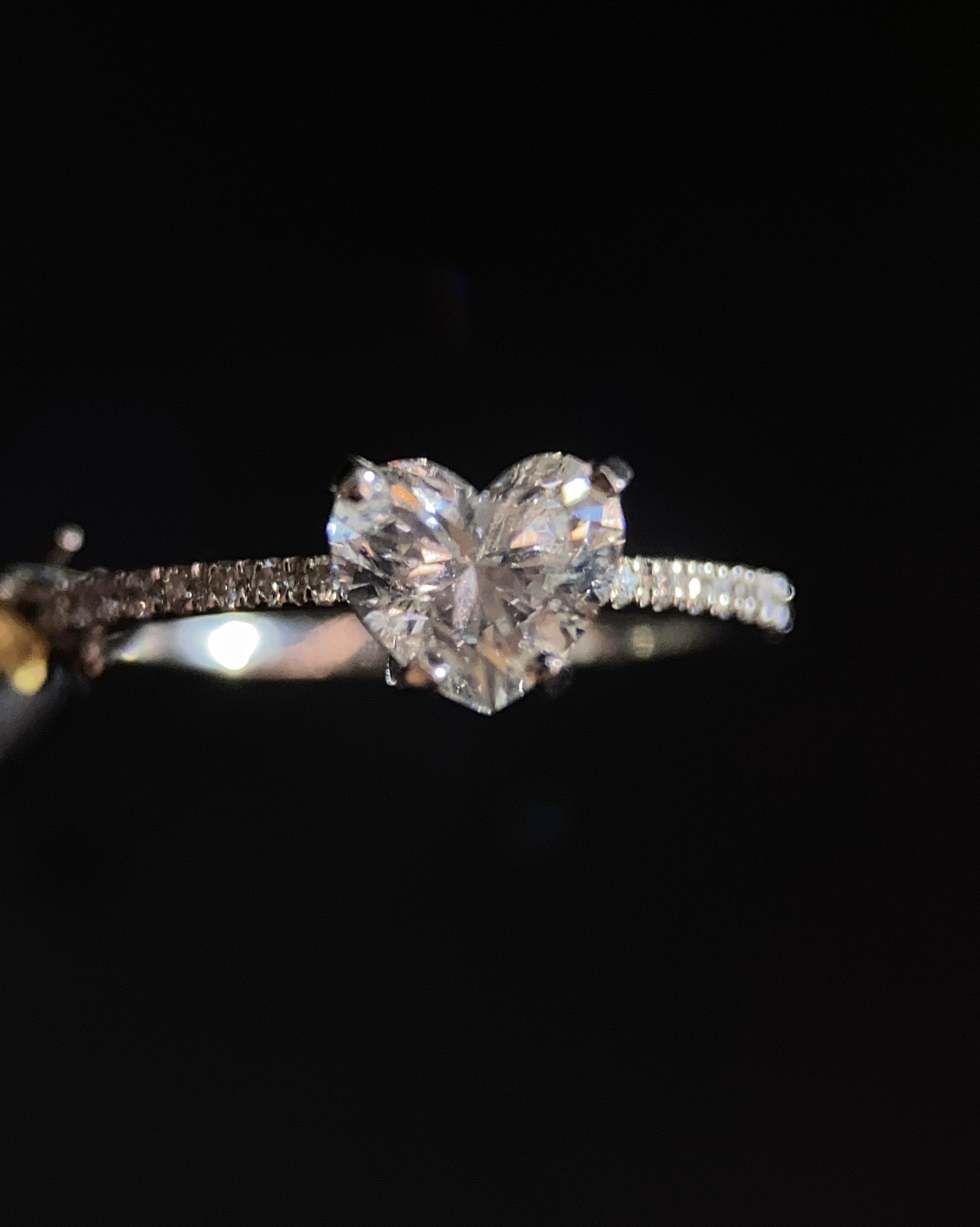 Diamante Laboratorio IGI Corazon 1.01ct+0.16ct Oro Amarillo-Anillo de Compromiso