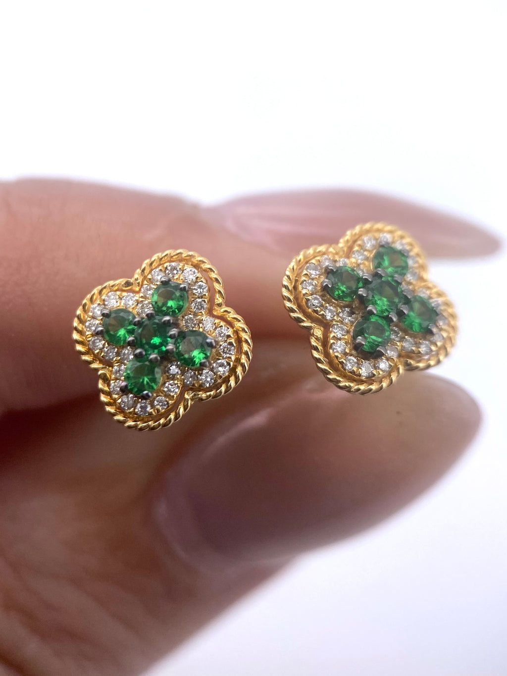 Broquel 0.60ct Oro 14k Amarillo