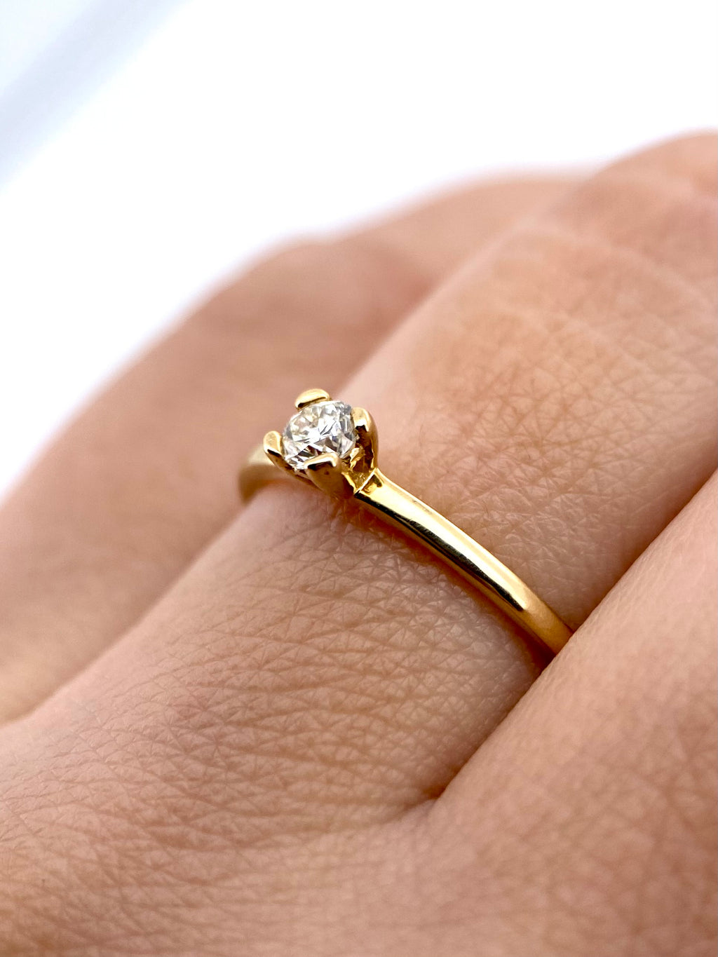 Oro Amarillo 14k Redondo 0.09ct de Diamante Natural                              Anillo Compromiso OF1836