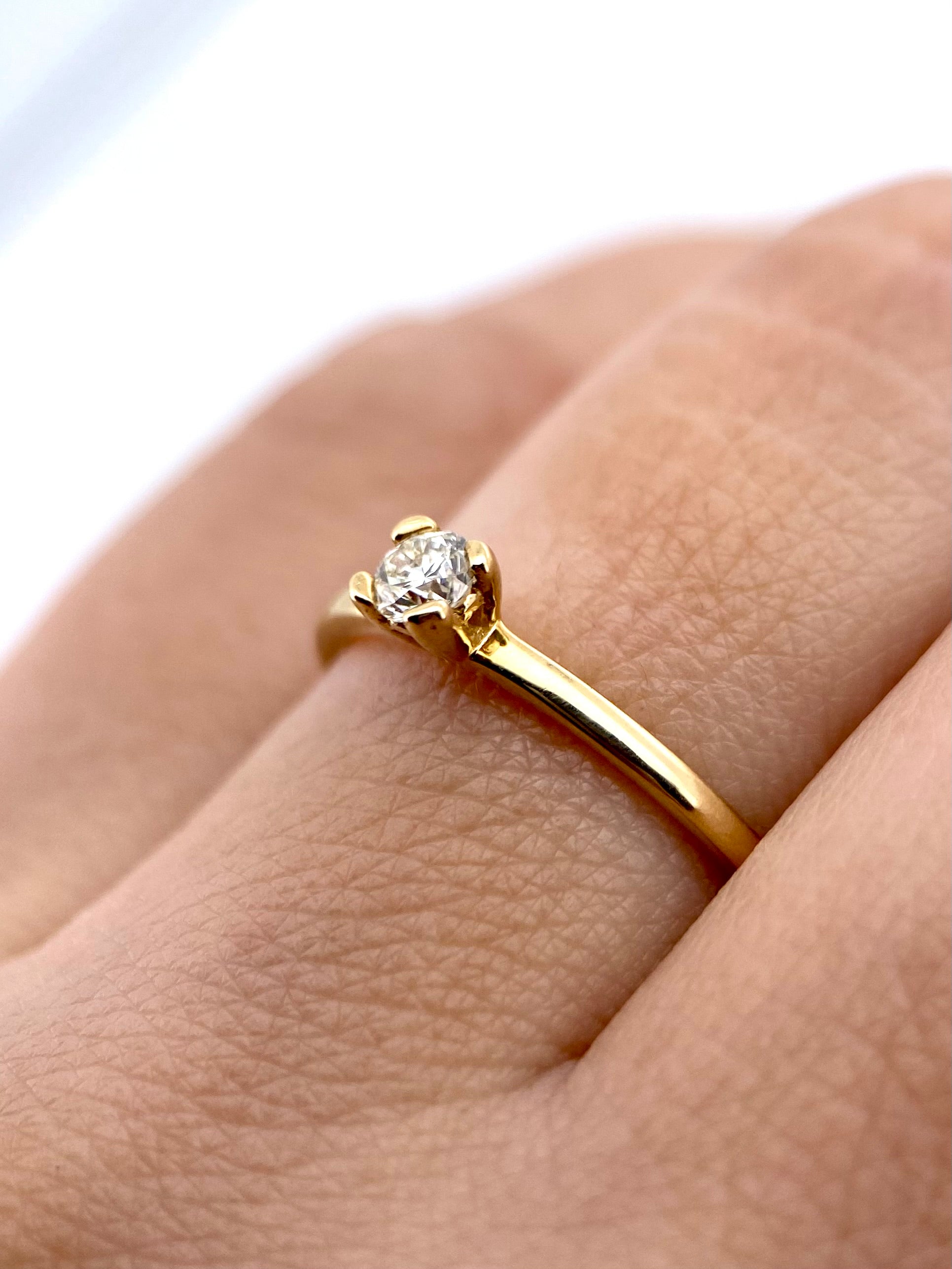 Oro Amarillo 14k Redondo 0.09ct de Diamante Natural                              Anillo Compromiso OF1836