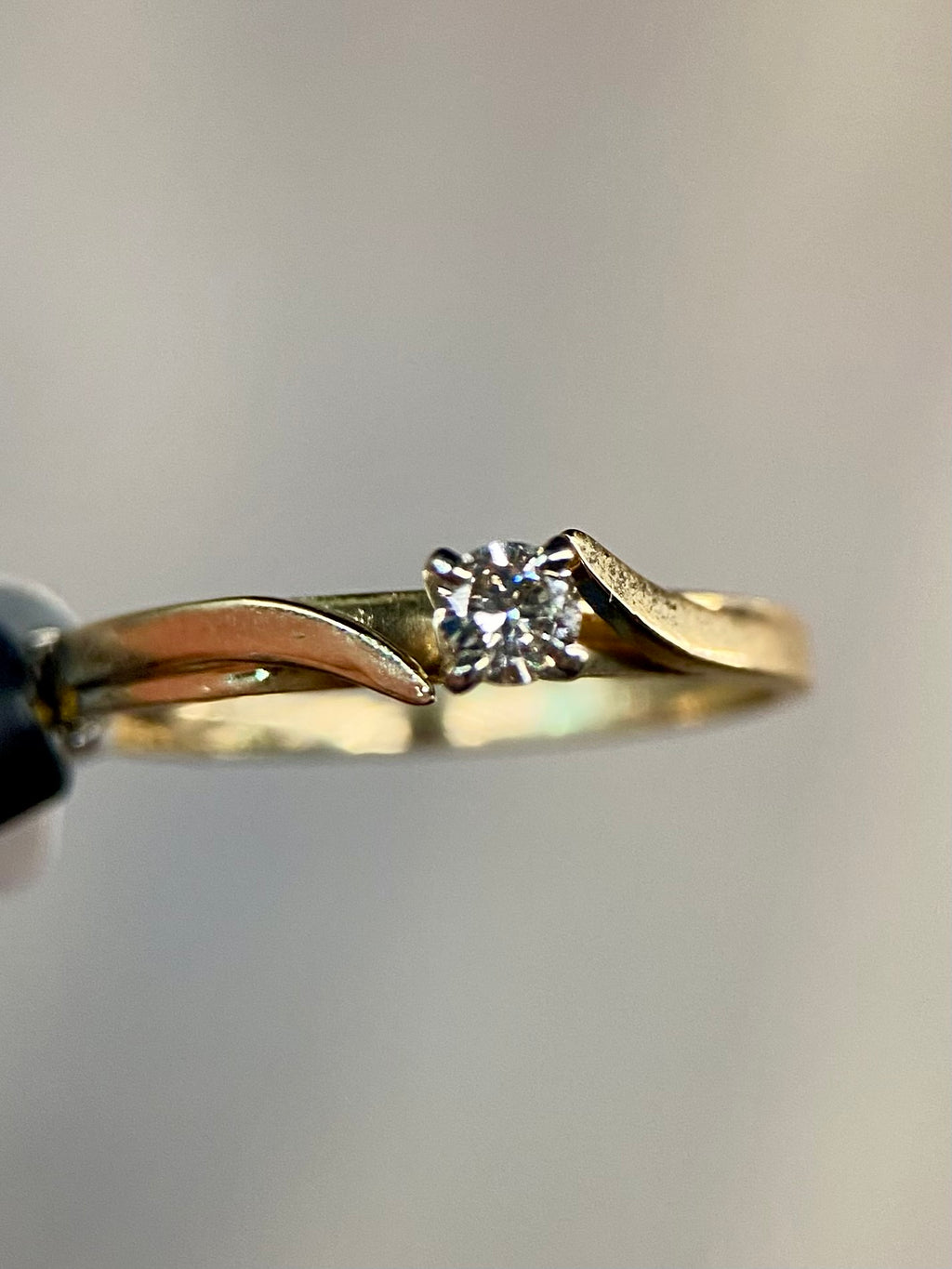 Oro Amarillo 14k Redondo 0.10ct de Diamante Natural                              Anillo Compromiso OF2263