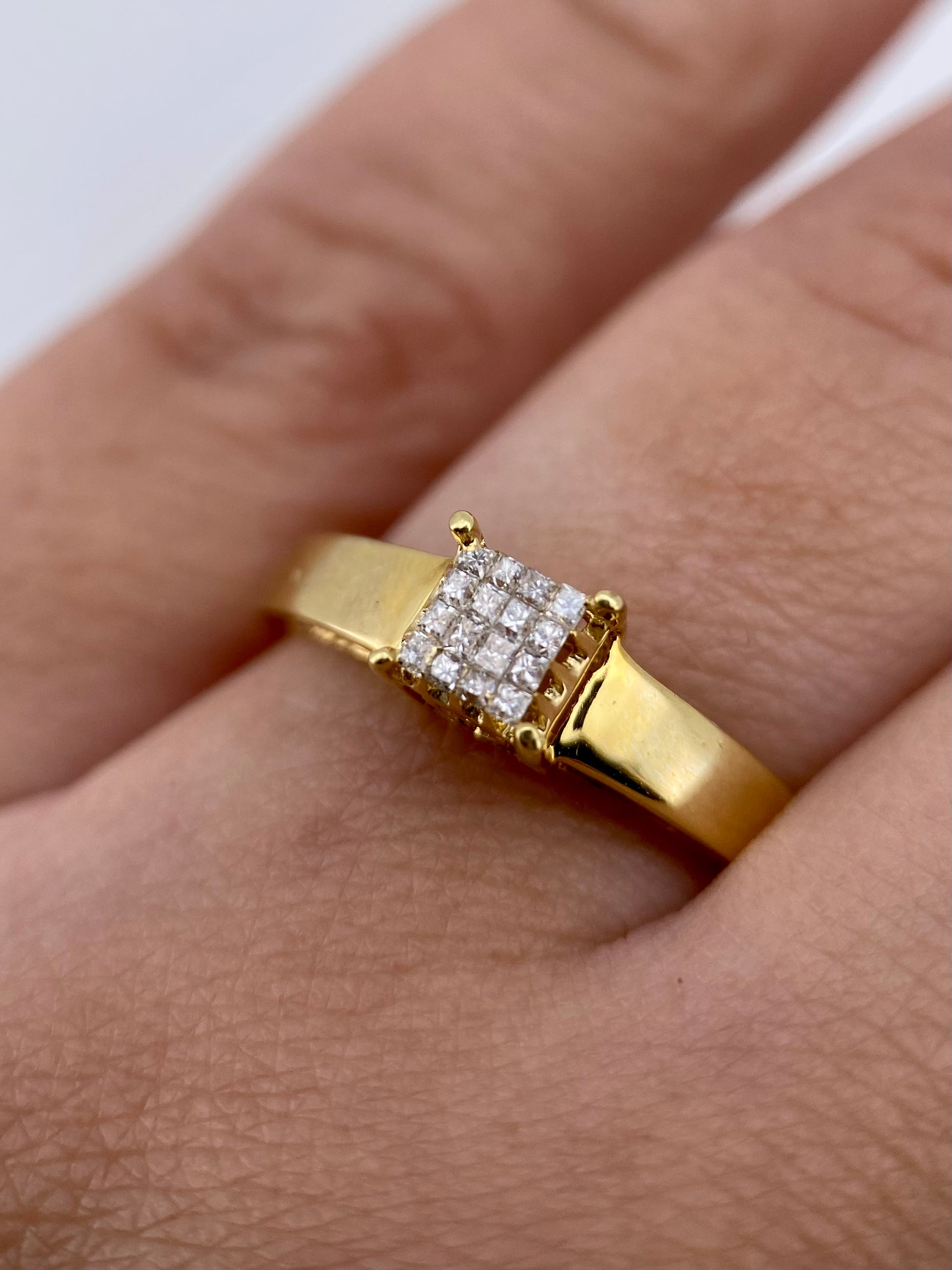 Oro Amarillo 14k Princess 0.32ct de Diamantes Naturales                            Anillo Compromiso OF2215