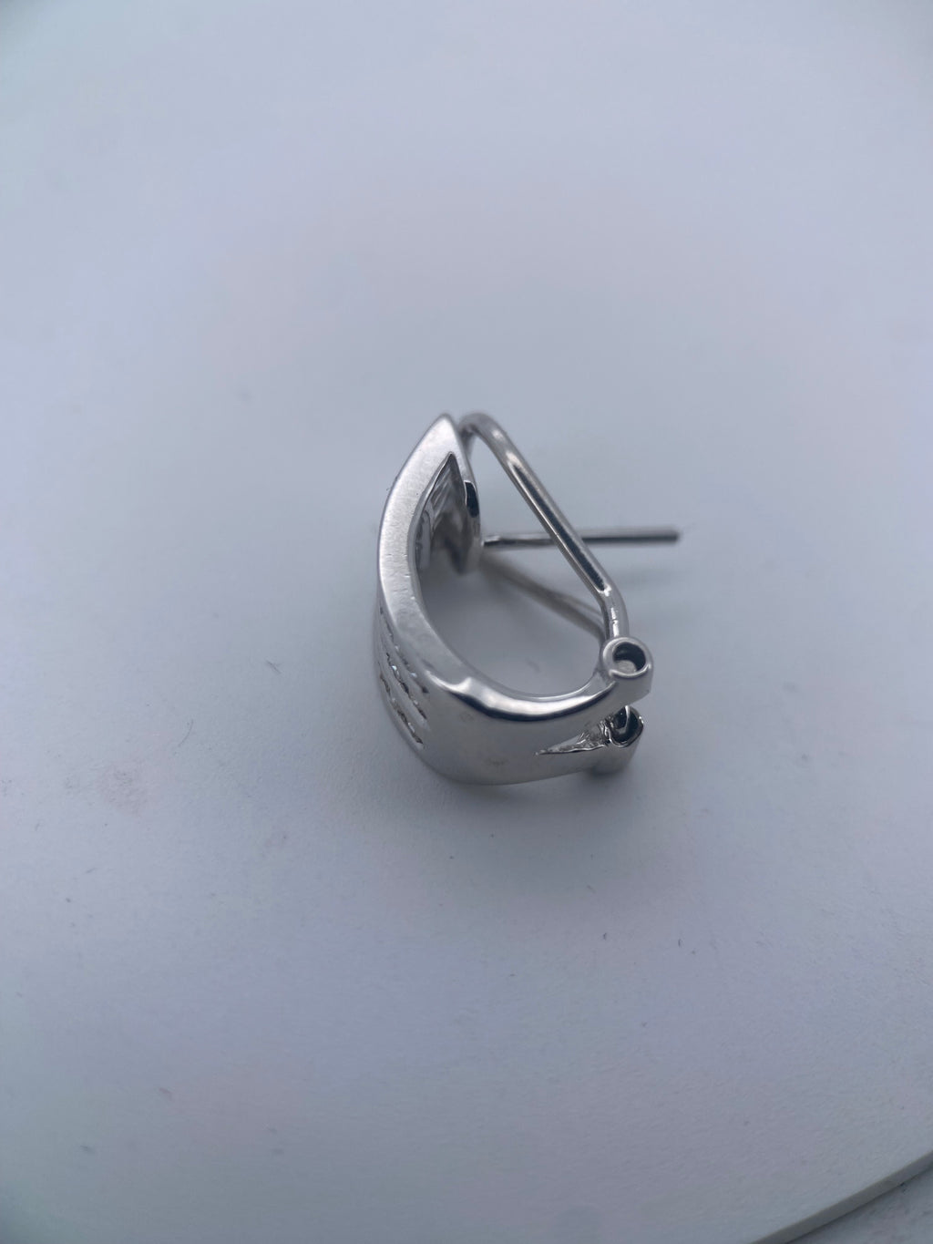 Broquel 0.48ct Oro 14k Blanco BR34