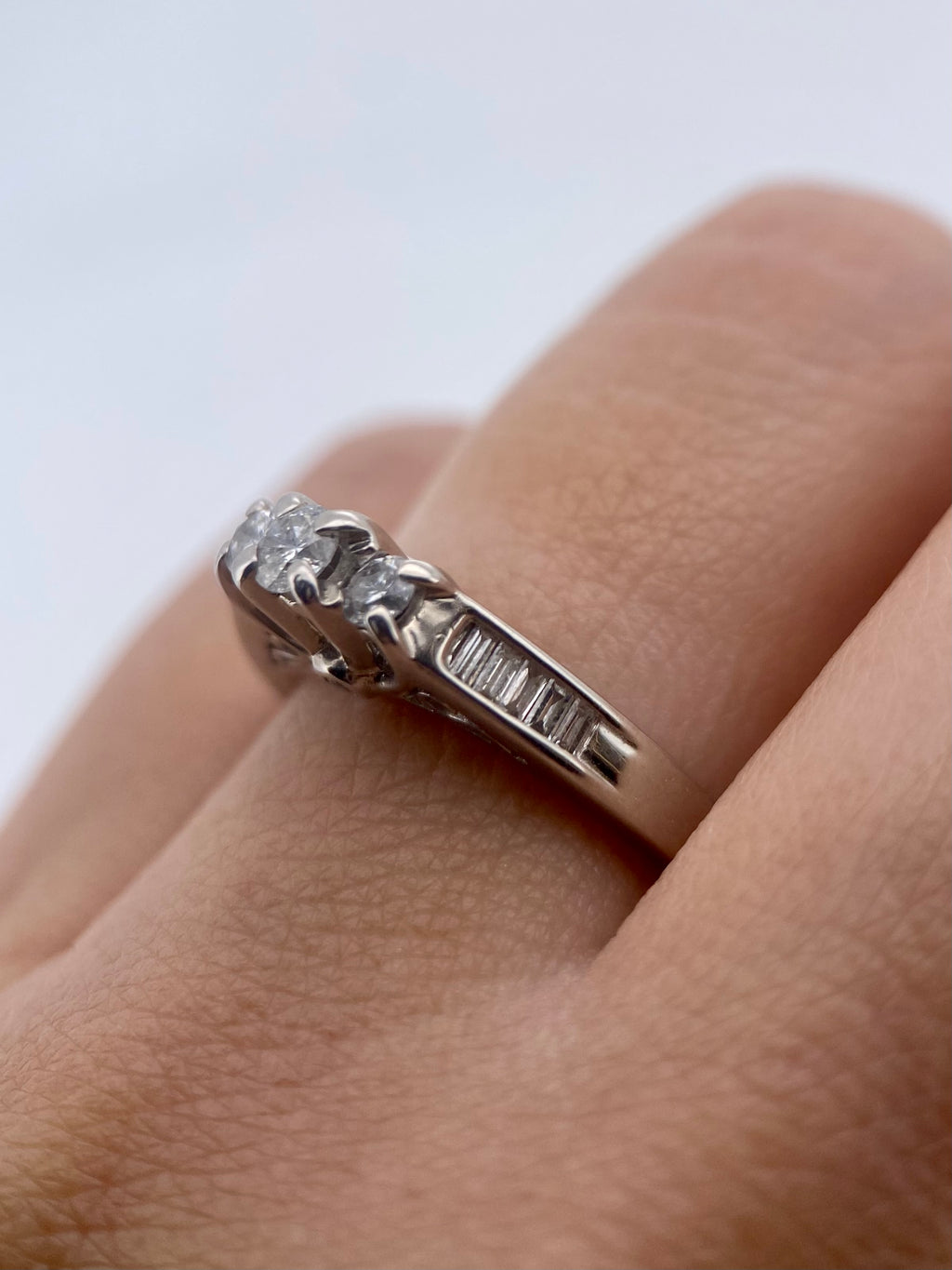 Oro Blanco 14k Redondo 0.46ct de Diamante Natural.                                                  Anillo Compromiso OF1839