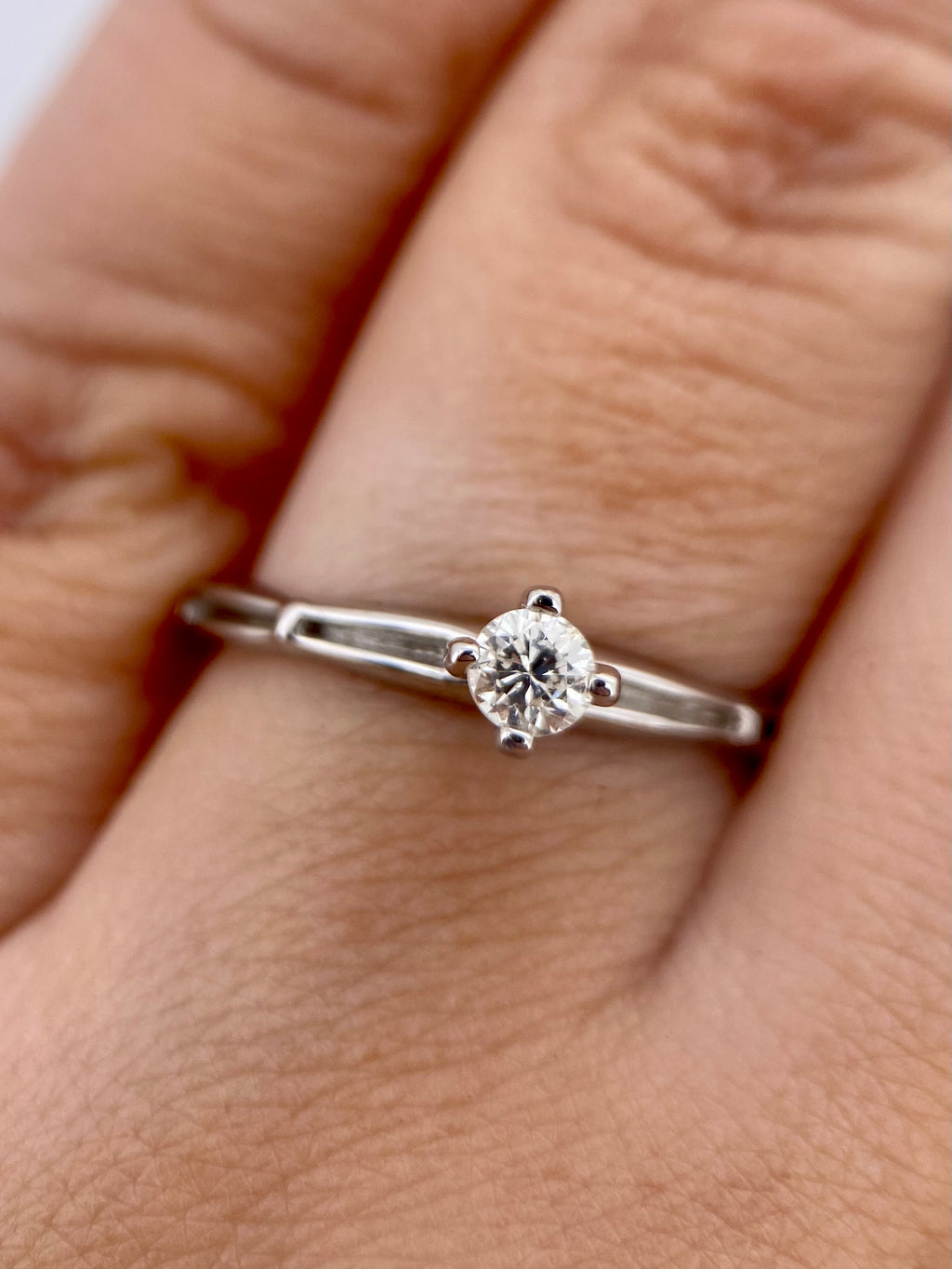 Oro Blanco 14k Redondo 0.20ct de Diamante Natural                                                  Anillo Compromiso OF1877