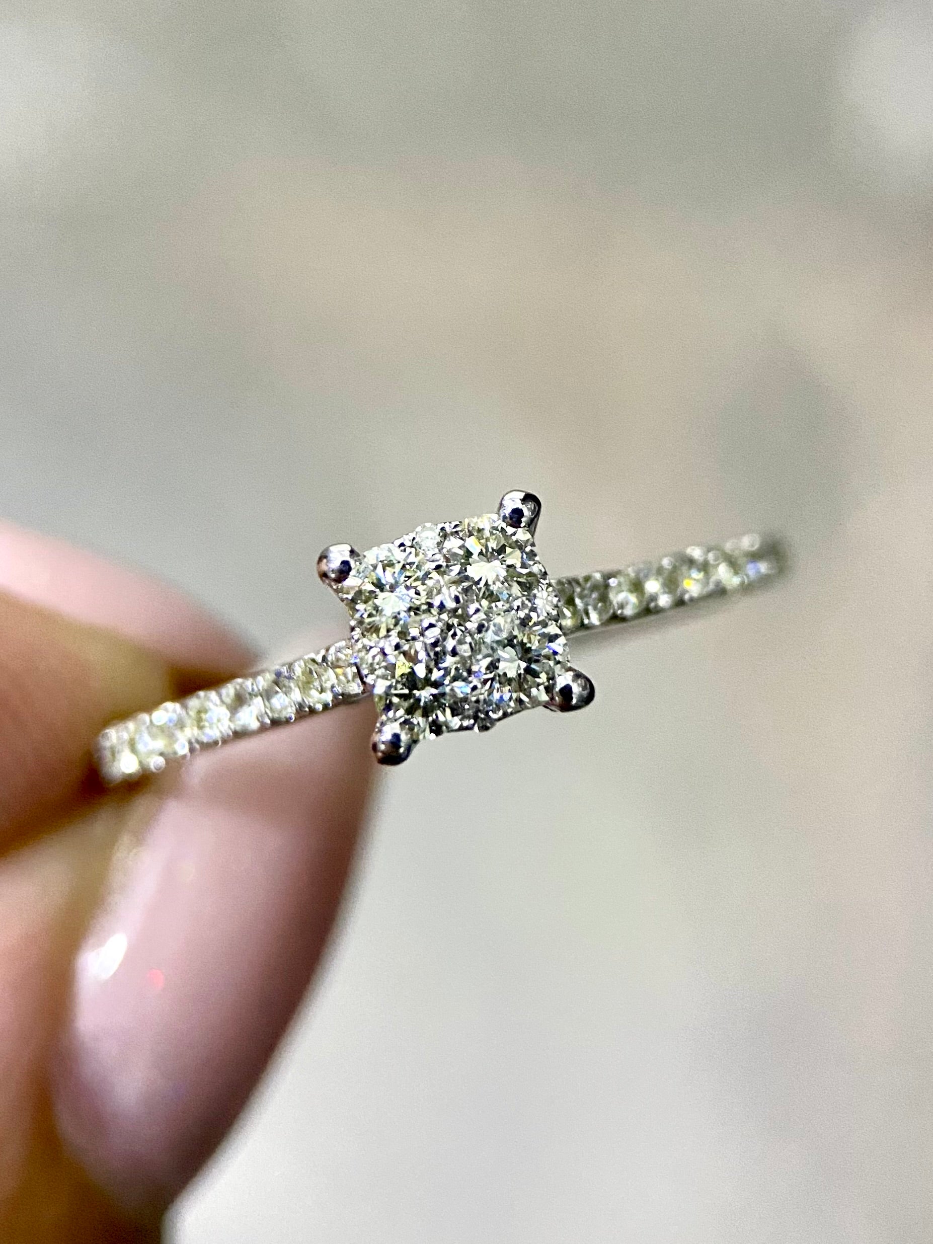 Oro Blanco 14k Princes 0.60ct  Diamante Natural.          Anillo OF2377