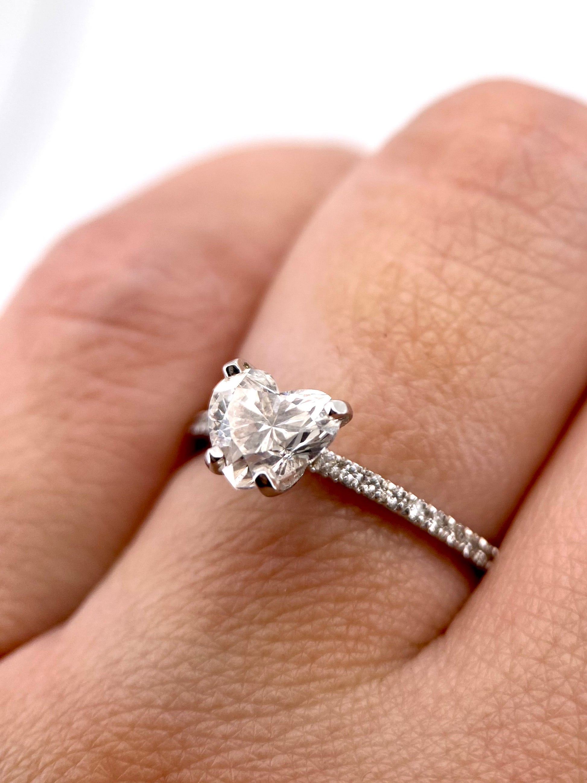 Diamante Laboratorio IGI Corazon 1.01ct+0.16ct Oro Amarillo-Anillo de Compromiso