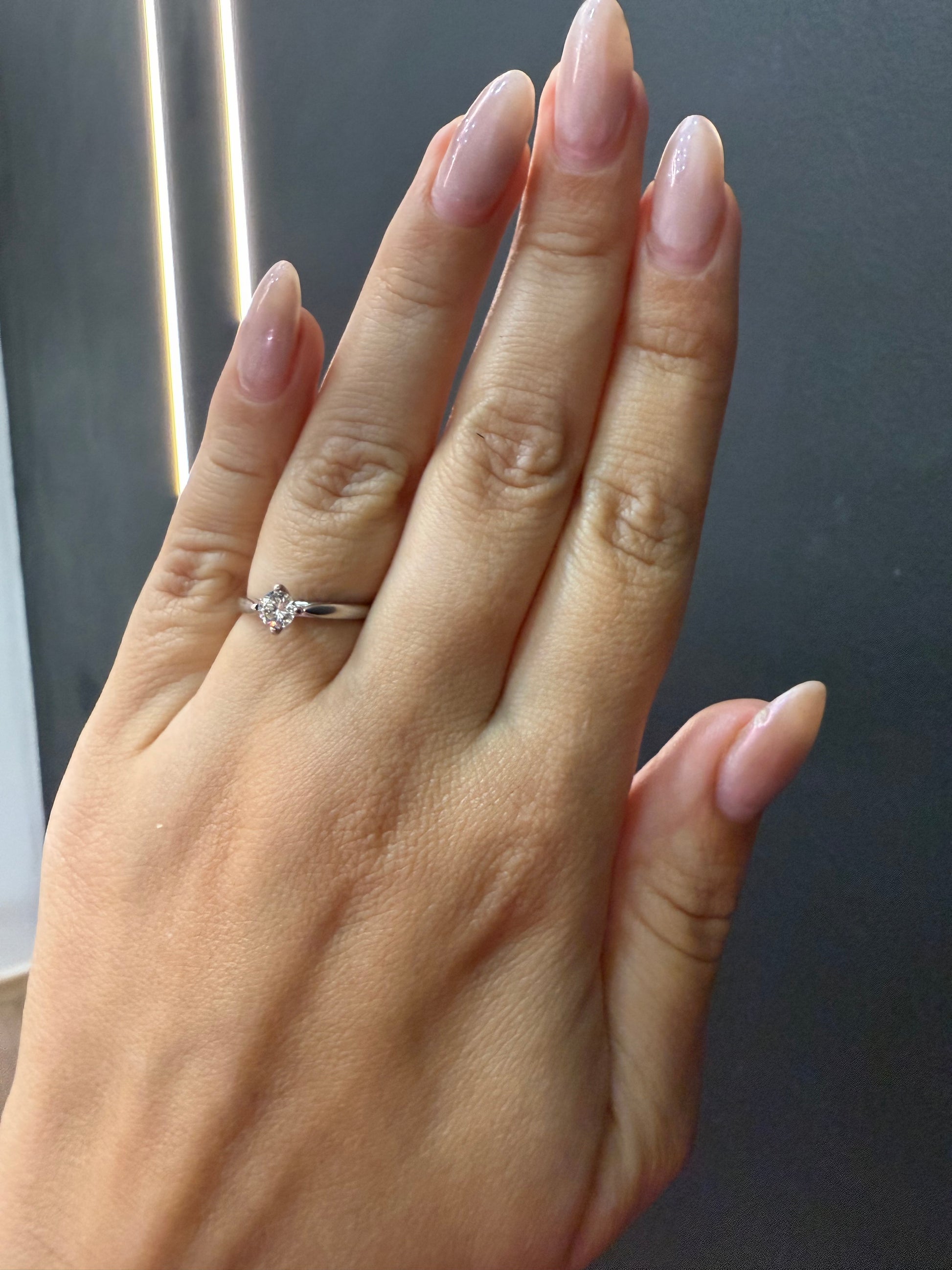 Oro Blanco 14k Redondo 0.40ct de Diamante Natural.                                                  Anillo Compromiso OF1873