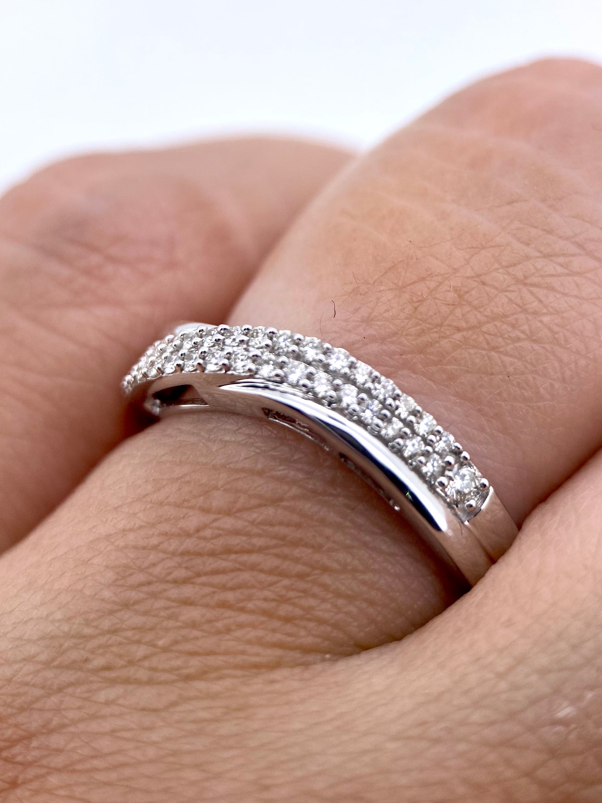 Churumbela 0.30ct Oro 14k Blanco.            OF2359