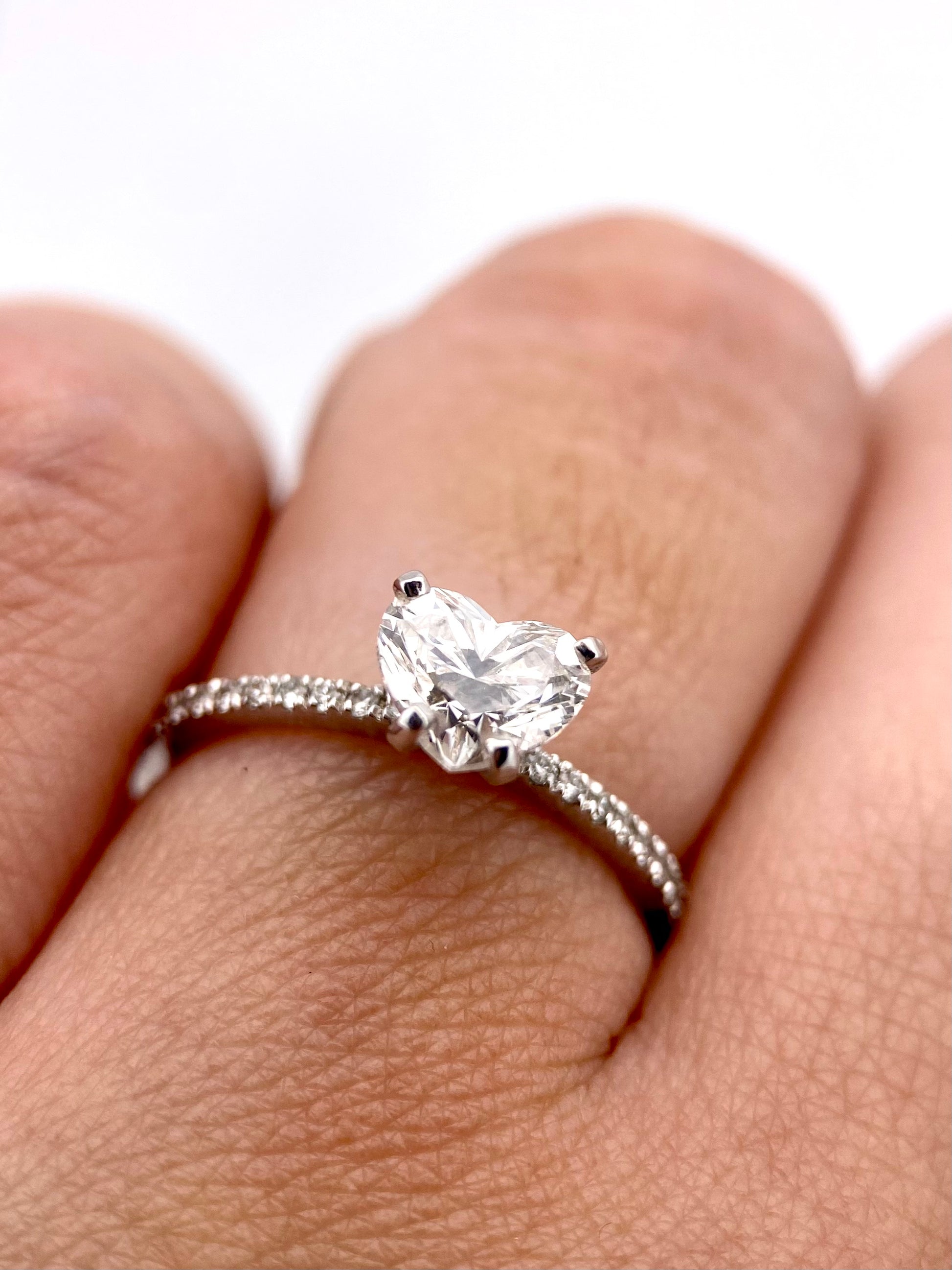 Diamante Laboratorio IGI Corazon 1.01ct+0.16ct Oro Amarillo-Anillo de Compromiso